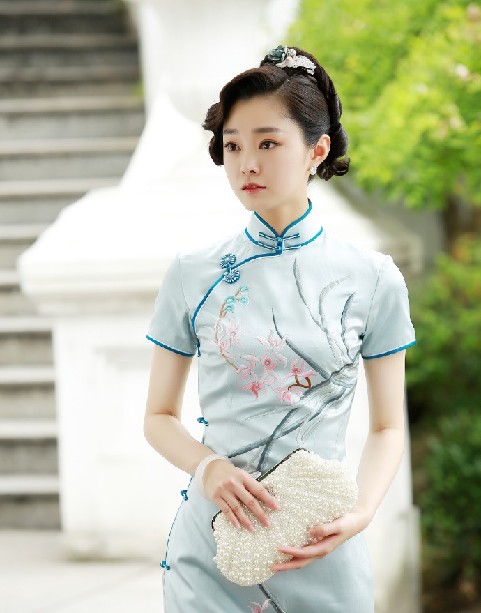 พร้อมส่ง Evening Clutch กระเป๋าออกงาน แต่งมุกทั้งใบ&คริสตัลหรู มาพร้อมสายสะพายสั้น/ยาว