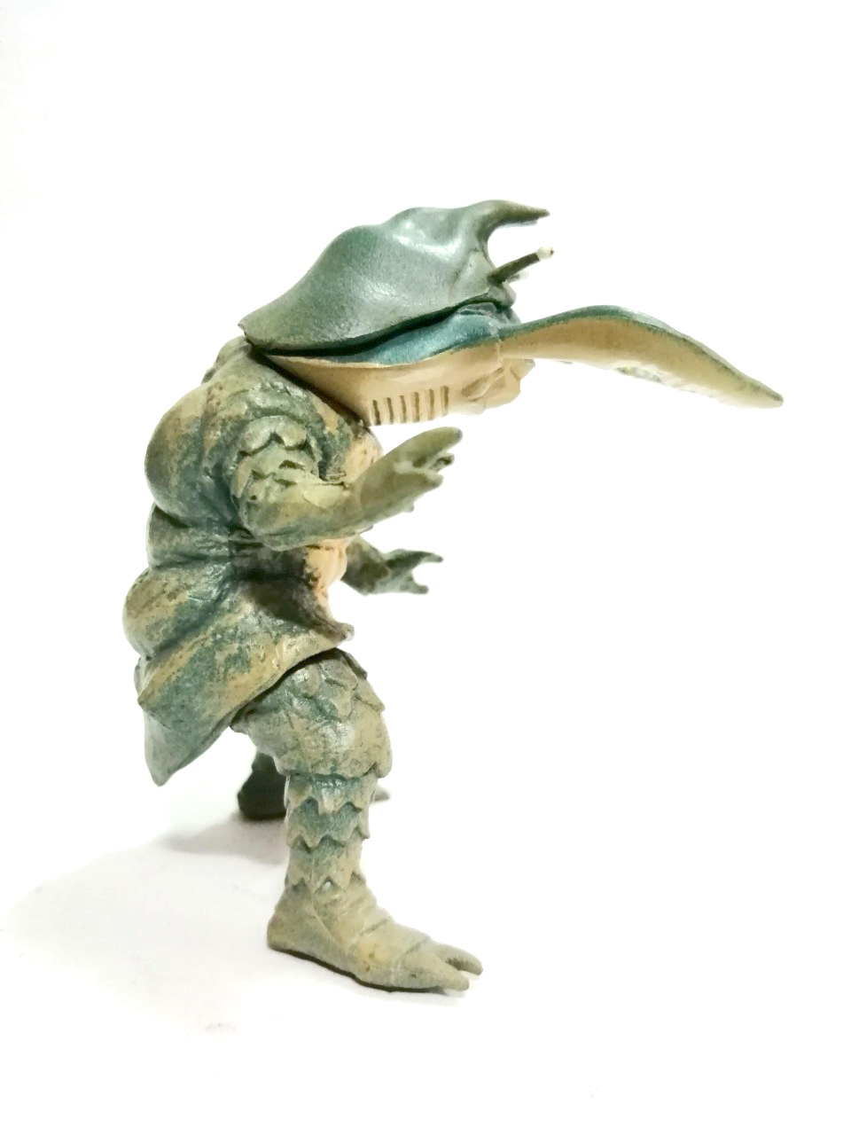 กาชาปอง สัตว์ประหลาด แอ๊นท์เลอร์ Antler (อันโตร่า)ศัตรูอุลตร้าแมน ขนาด 3.5 นิ้ว สภาพดี ไม่เหนียว ไม่กาว