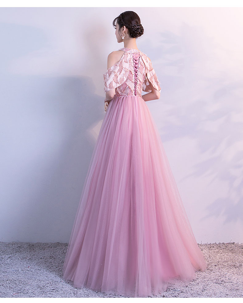 ชุดราตรียาวคล้องคอแต่งระบายไหล่สีชมพูNude กระโปรงตาข่าย (เชือกผูกหลัง)