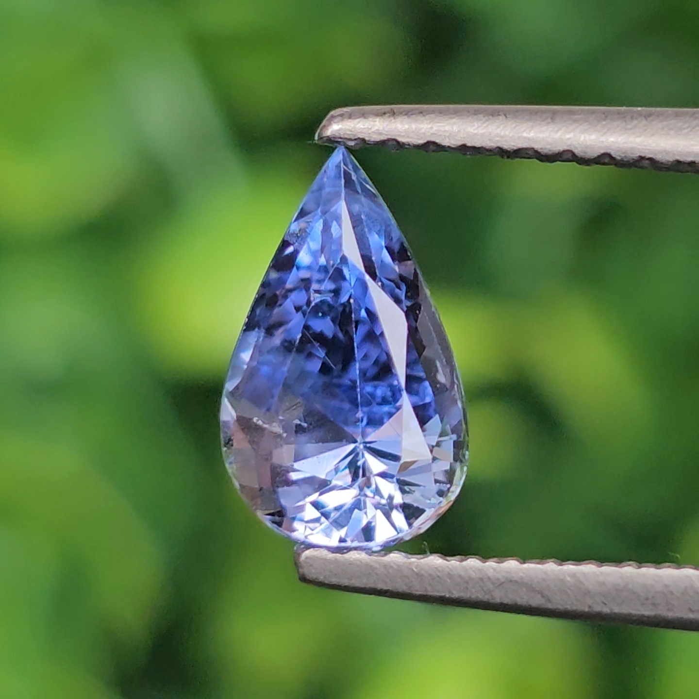 พลอย ไพลิน (Blue Sapphire) 1.55 กะรัต (Cts.) ดิบ (Unheated) พร้อมใบเซอร์ พลอยแท้ อัญมณีมงคลประจําวันเกิด เครื่องประดับพลอย