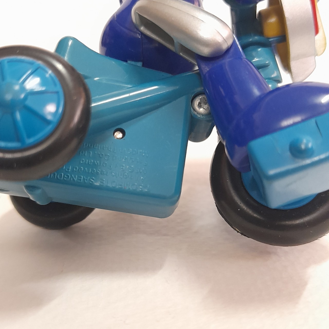 ตุ๊กตาพลาสติกอุลตร้าแมนคอสมอส ลูน่าโหมด ถีบจักรยาน ไขลาน ไม่ได้เช็คสภาพ งานไทย มีปั๊มลิขสิทธิ์สมโพธิ์ แสงเดือนฉาย งานเก่าสะสมหายาก