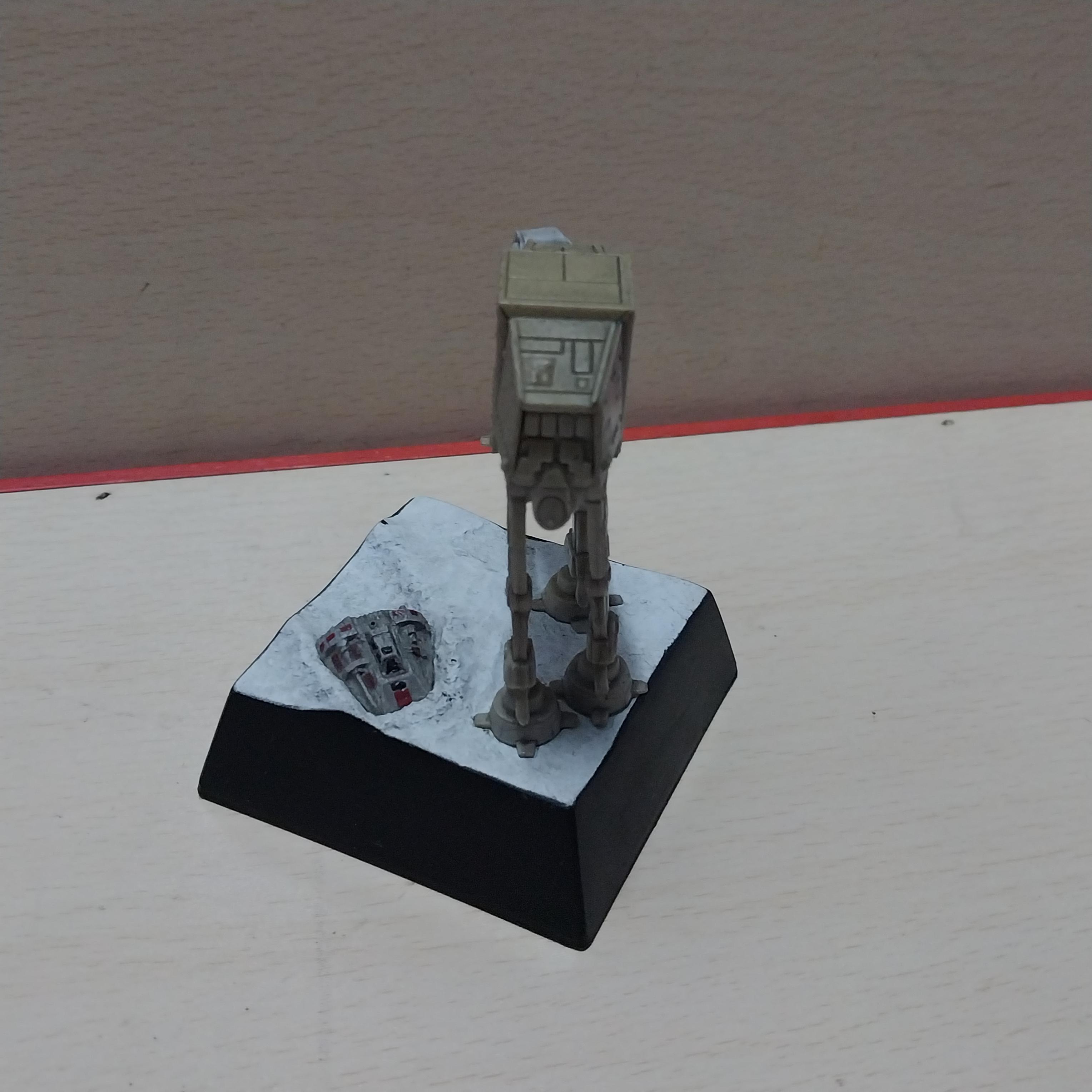 มีหลายภาพ, ของสะสม หุ่น at at Walker จาก Star Wars พร้อมฐาน ขนาดตามภาพ