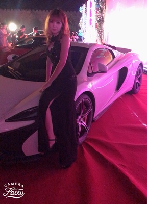 Pre-order ชุดราตรียาวคล้องคอทรงหางปลาสีดำ คอเว้าลึก แต่งลูกปัดเรียบหรู ซิปหลัง