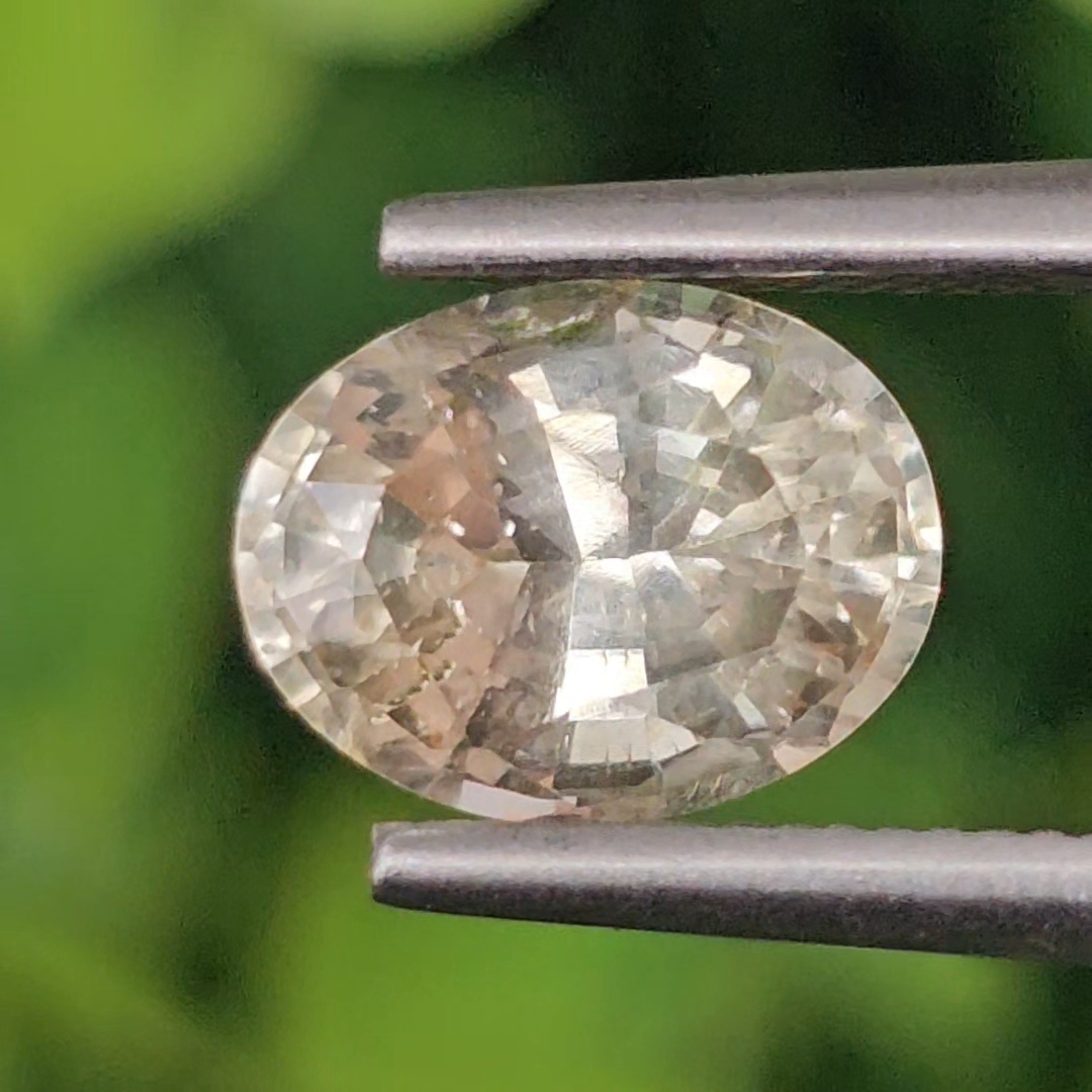 พลอย บุษราคัม yellow sapphire 1.89 กะรัต (Cts.) ดิบ (Unheated)พลอยแท้ อัญมณีมงคลประจําวันเกิด เครื่องประดับพลอย