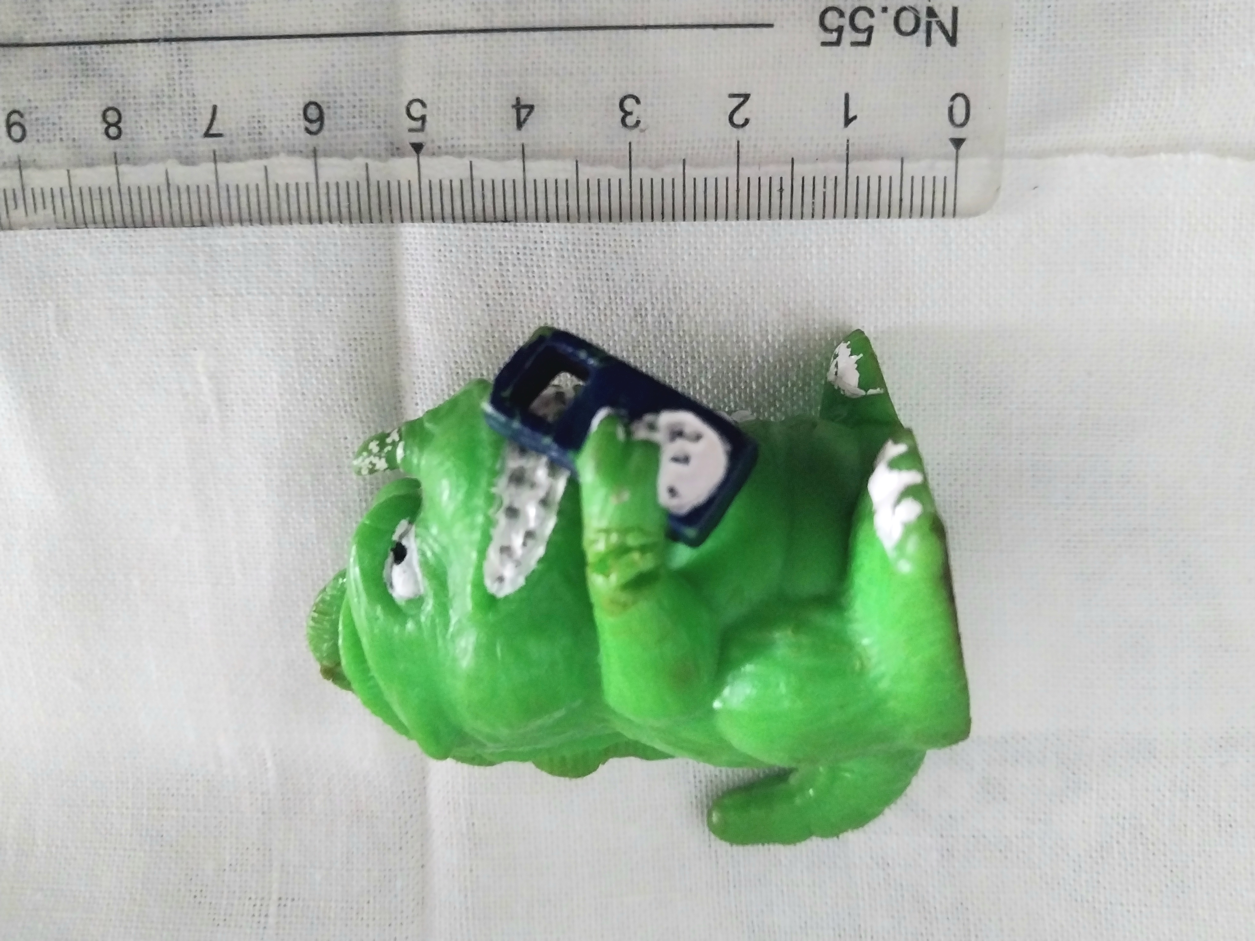 มีหลายภาพ,ฟิกเกอร์งานไทย ยางตัน ก๊อดจิ รุ่นสีเขียว**มีตำหนิ ตามภาพ ของแถมพรีเมี่ยม จากปั๊มน้ำมัน เก่าเก็บ มือสองสภาพดี หายาก