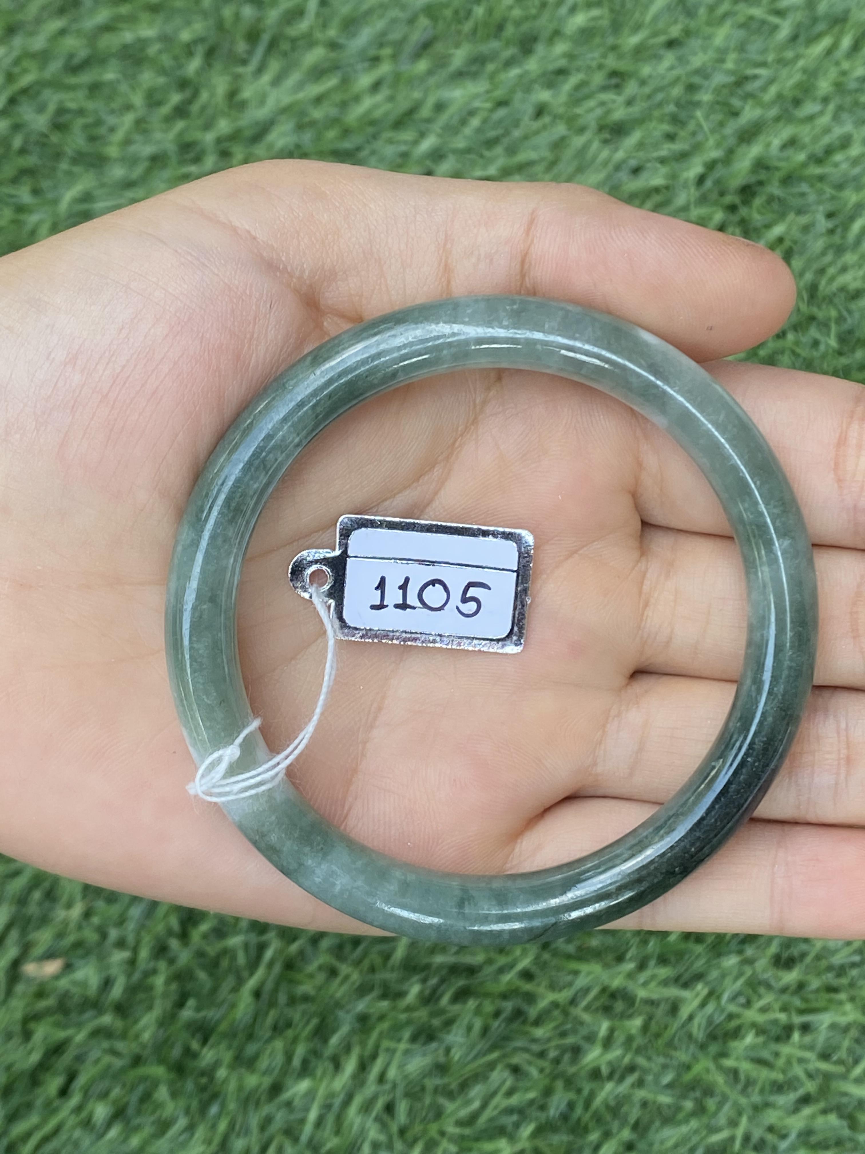 1105 หยก พม่า แท้ Jade กำไลหยก 55.8 มม. (Jadeite bracelet) พม่า (Myanmar)