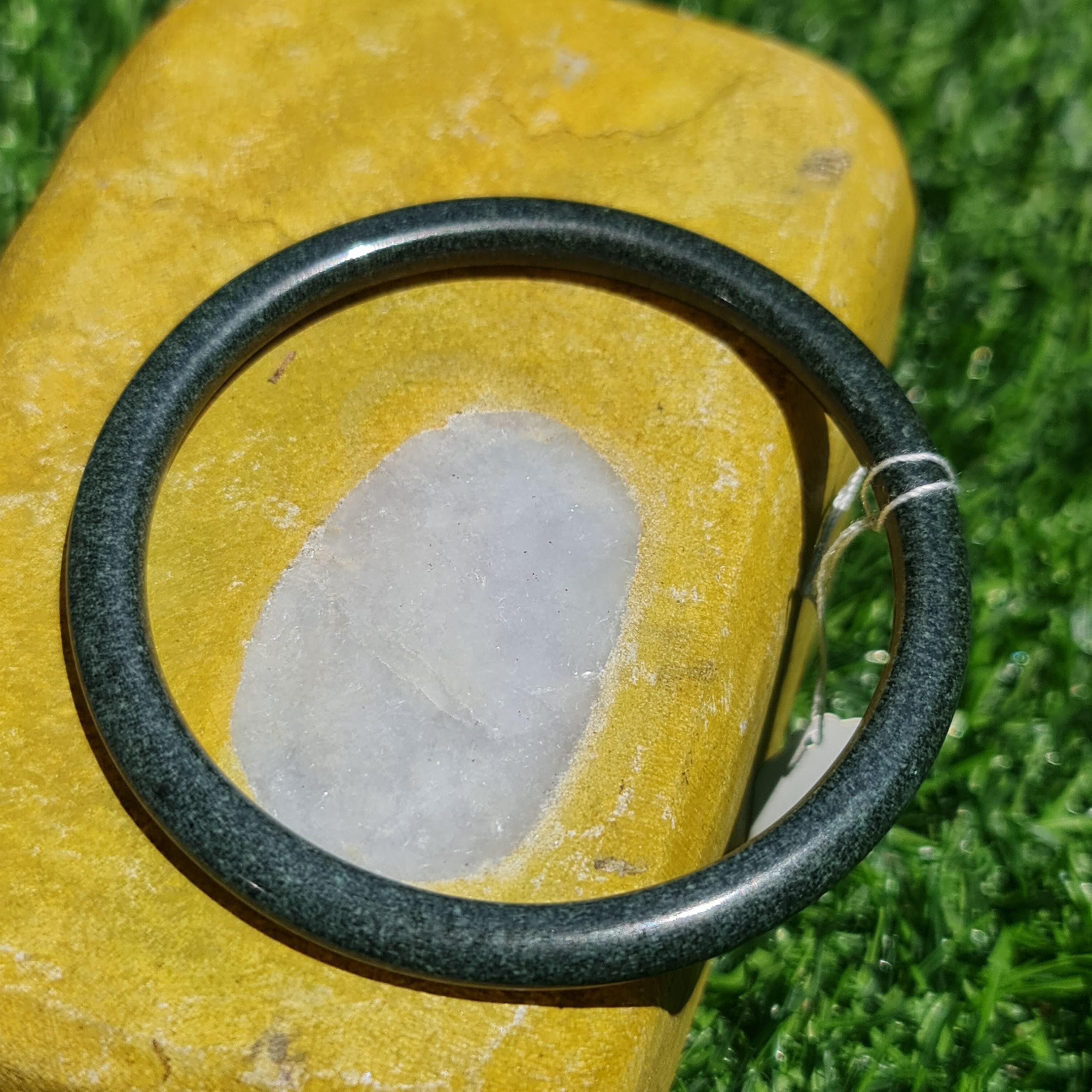 JB6711007 หยก พม่า แท้ Jade กำไลหยก (Jadeite bracelet) พม่า (Myanmar) 61.5 มม.