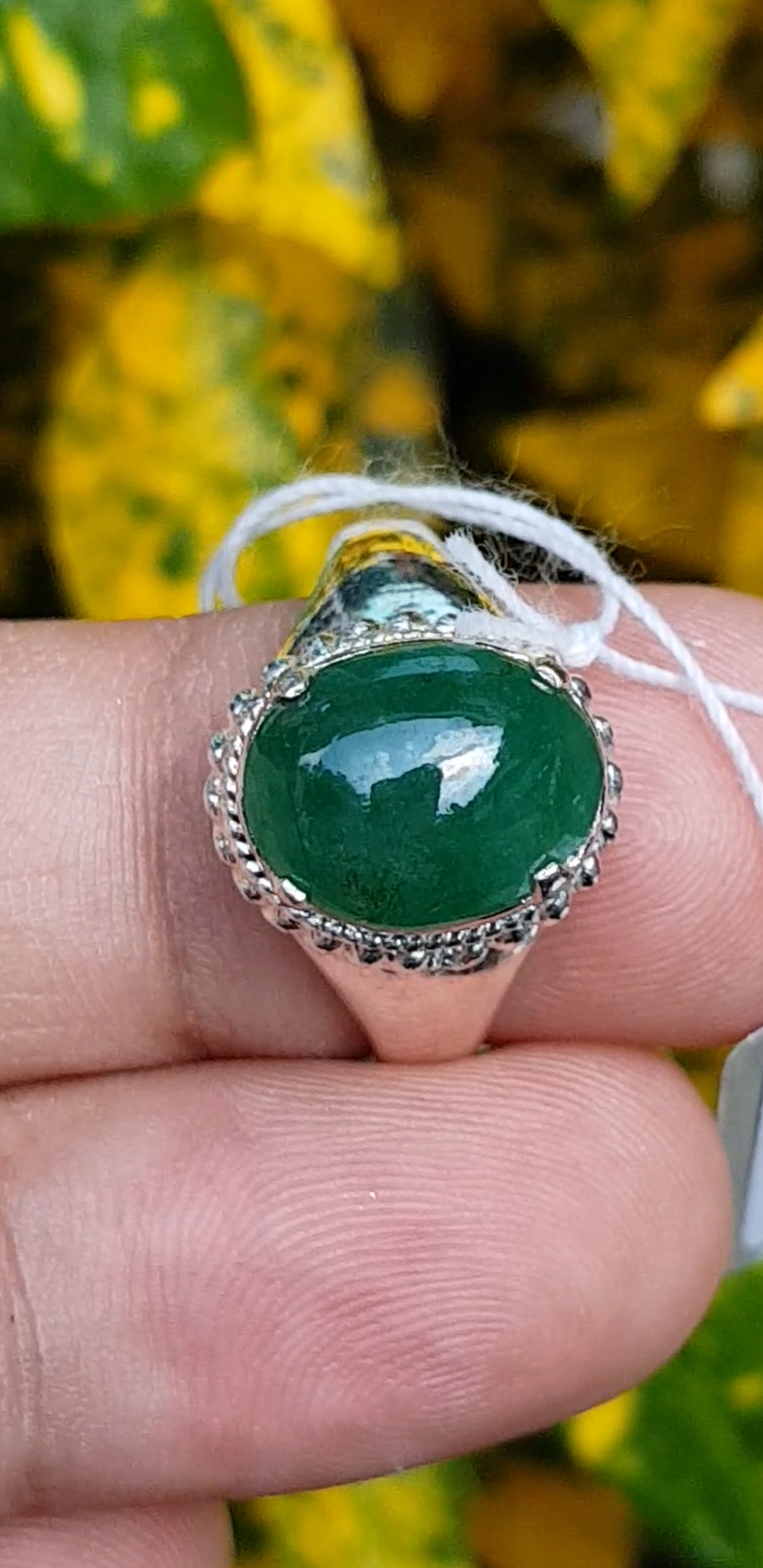หยก พม่า แท้ Jade แหวนหยก 翡翠戒指 (Jadeite ring) 2.30 กะรัต (Cts.) (Size) 57 ดิบ ไม่ผ่านการปรับปรุง (Type A) พม่า (Myanmar)