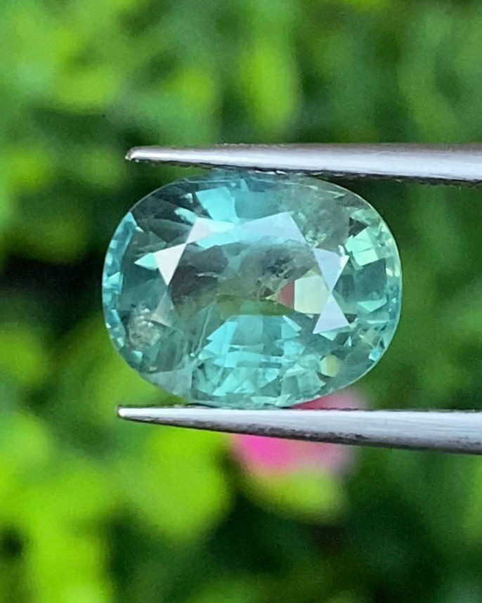 พลอย เขียวส่อง (Bluish Green Sapphire) 4.26 กะรัต (Cts.) พร้อมใบเซอร์ พลอยแท้ อัญมณีมงคลประจําวันเกิด เครื่องประดับพลอย