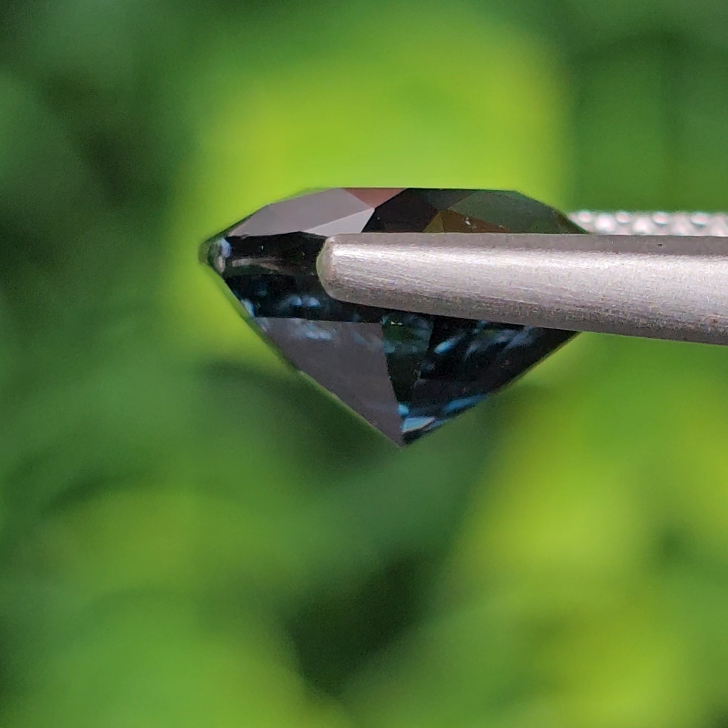 พลอย สปิเนล Spinel 2.71 กะรัต (Cts.) ดิบ (Unheated) พร้อมใบเซอร์ พลอยแท้ อัญมณีมงคลประจําวันเกิด เครื่องประดับพลอย