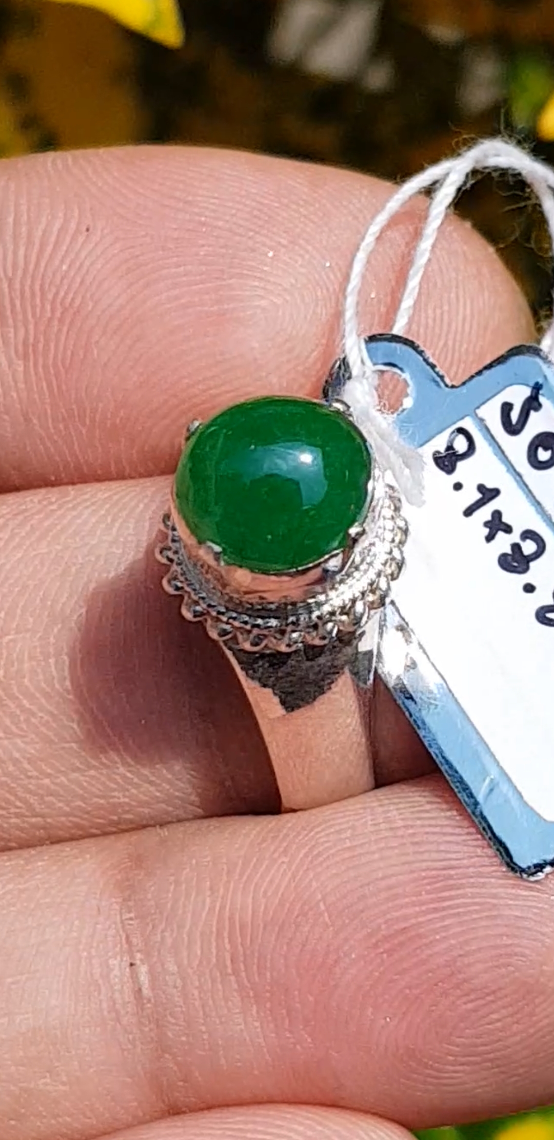 หยก พม่า แท้ Jade แหวนหยก 翡翠戒指 (Jadeite ring) 1.67 กะรัต (Cts.) ดิบ ไม่ผ่านการปรับปรุง (Type A) พม่า (Myanmar)