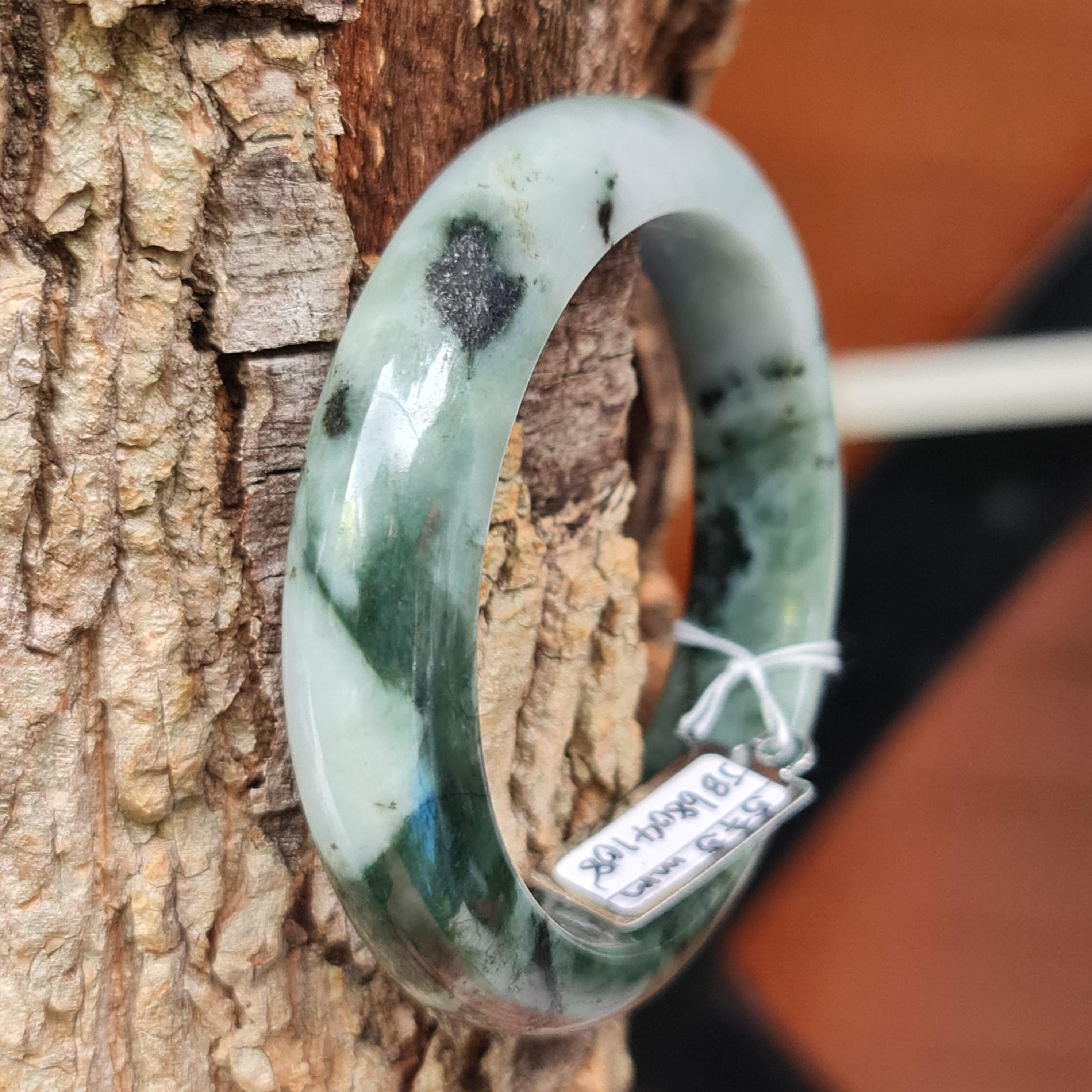 JB6804108 หยก พม่า แท้ Jade กำไลหยก 57.5 มม. (Jadeite bracelet) พม่า (Myanmar)