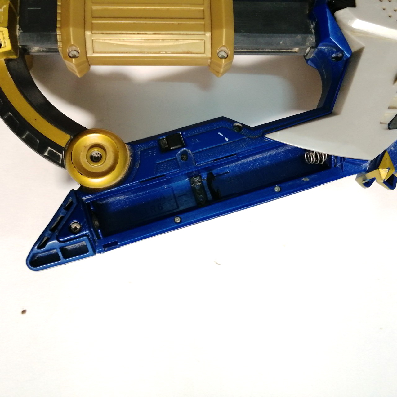 ดาบแปลงร่าง ของริวเคนโด ขนาดตามรูป ***ไม่มี ริวเคนคีย์ ไม่เช็คระบบ ฝาลังถ่านมีข้างเดียว มีรอยบ้าง ขายตามสภาพ พิจารณาก่อนซื้อ