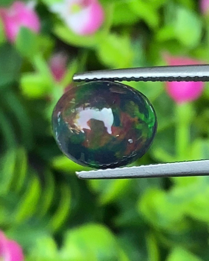 พลอย แบล็ก โอปอล Black Opal 3.31 กะรัต (Cts.) พลอยแท้ อัญมณีมงคลประจําวันเกิด เครื่องประดับพลอย