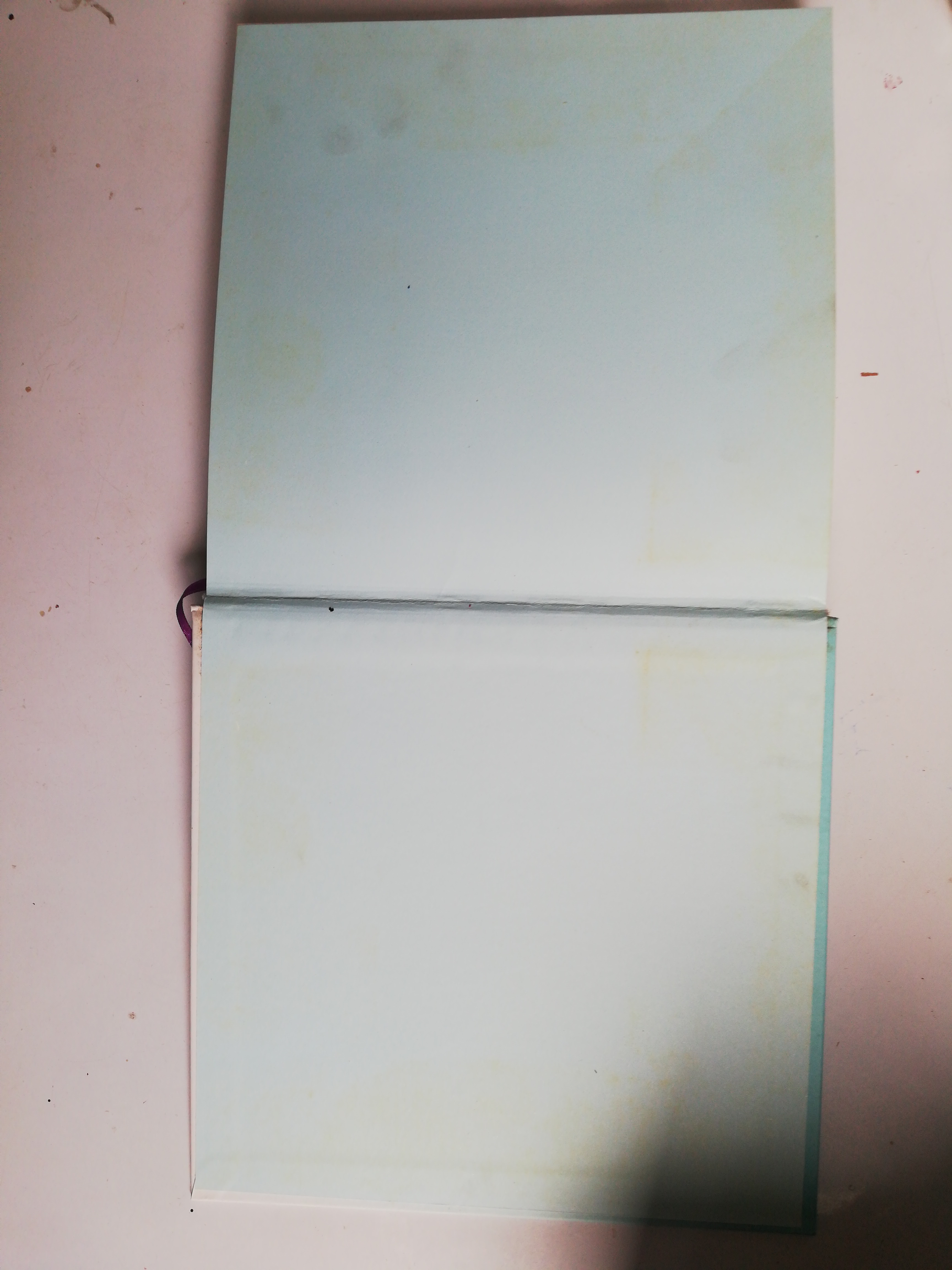 หนังสือสมุดโน๊ตปฏิทินปกแข็ง, ** ปกในมีรอยสก๊อตเทป, ปะปิดพิจิตรวาร โดยสิรินธร สมุดบันทึกภาพปะปิด ฝีพระหัตถ์สมเด็จพระเทพรัตนราชสุดาฯ สยามบรมราชกุมารี, เป็นหนังสือปฏิทินและสมุดโน๊ต