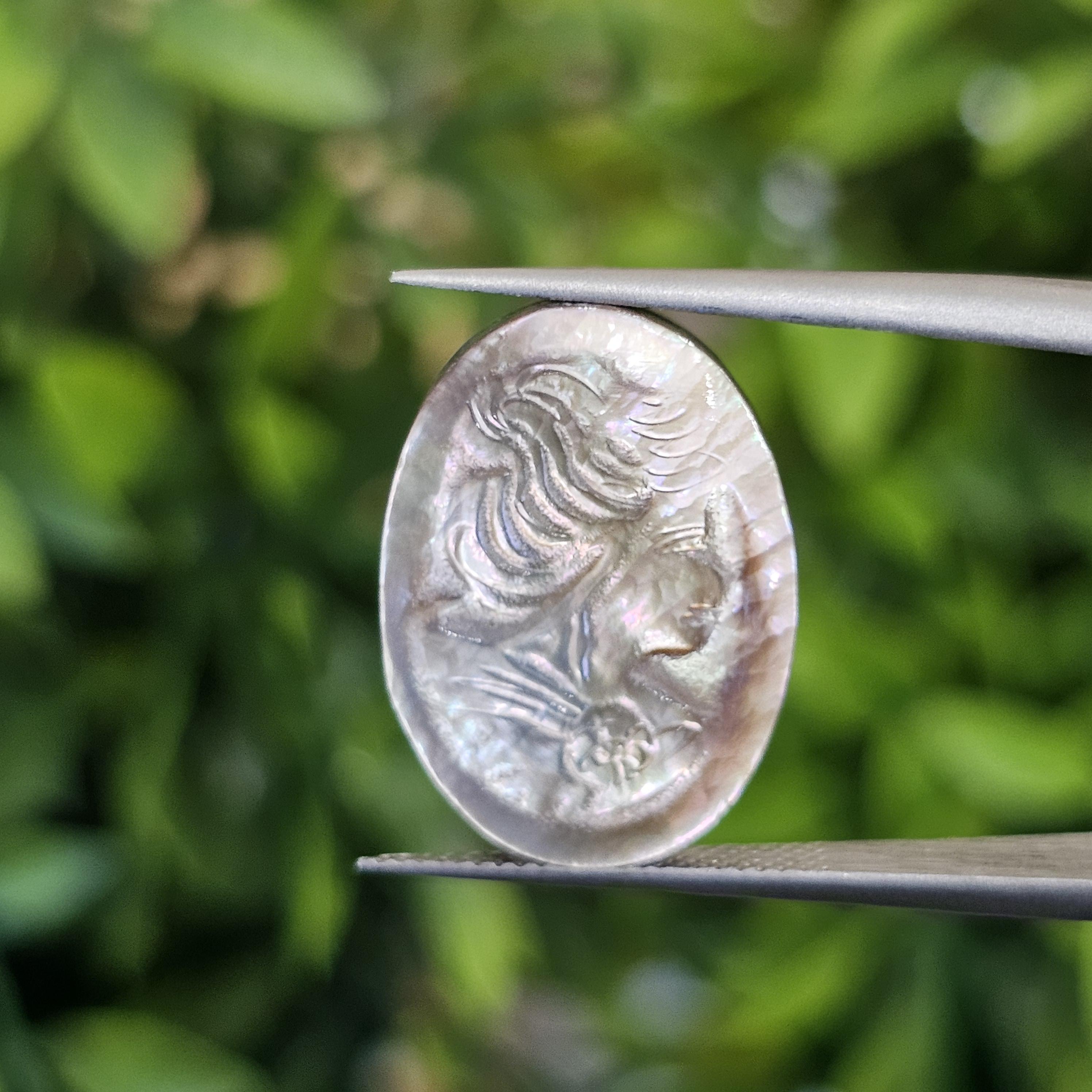 เปลือกหอยมุก แกะสลัก Pearl Shell Carved 4.89 กะรัต (Cts.)