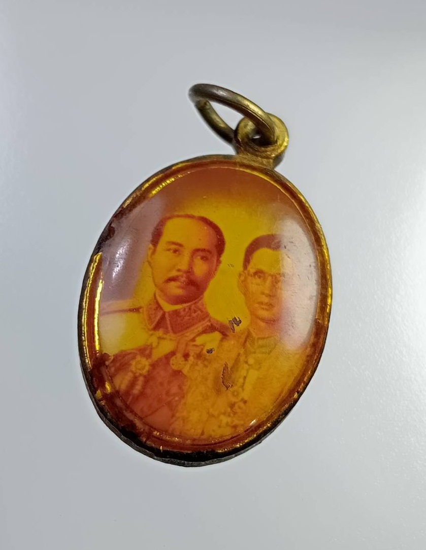 P153 ล็อกเก็ตรัชกาลที่5 รัชกาลที่9 หลัง หลวงปู่แหวน วัดดอยแม่ปั๋ง จ.เชียงใหม่