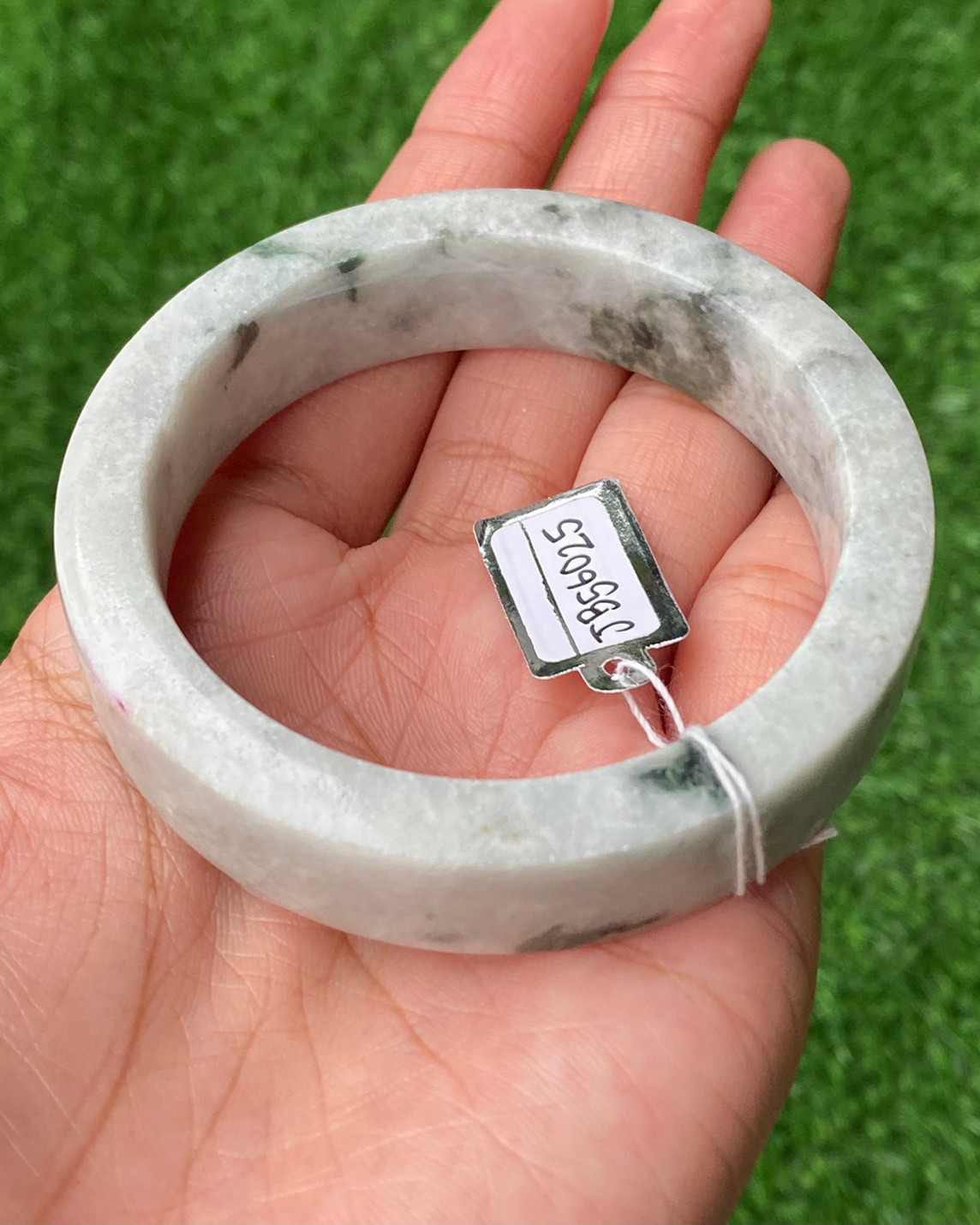 JB56025 หยก พม่า แท้ Jade กำไลหยก 56.8 มม. (Jadeite bracelet) พม่า (Myanmar)