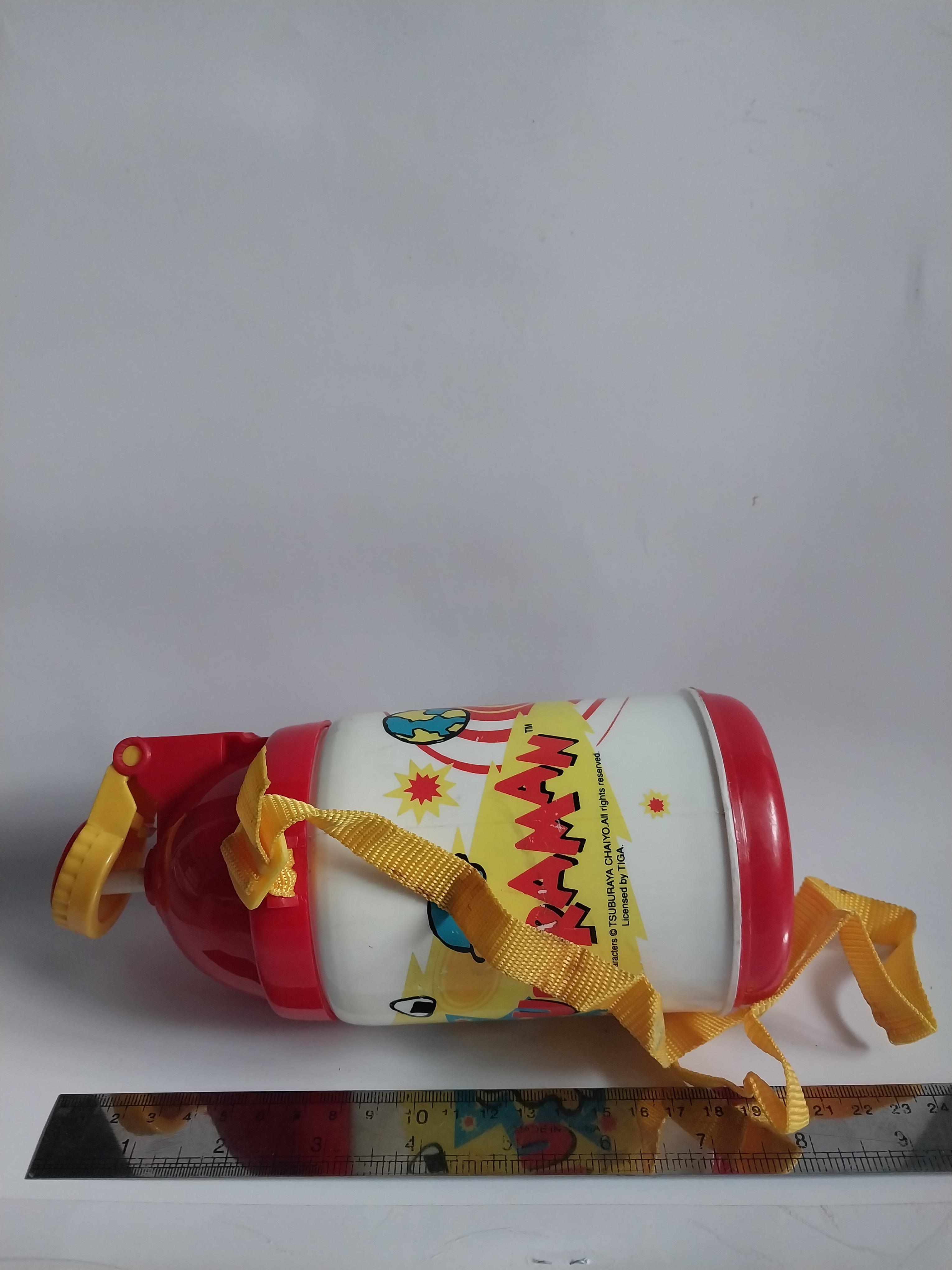 มีหลายภาพ ของสะสมอุลตร้าแมน กระติกน้ำ อุลตร้าแมน คิดส์ ** มีตำหนิโปรดดูทุกภาพ ขนาดตามรูป สภาพพอใช้มีรอยบ้าง