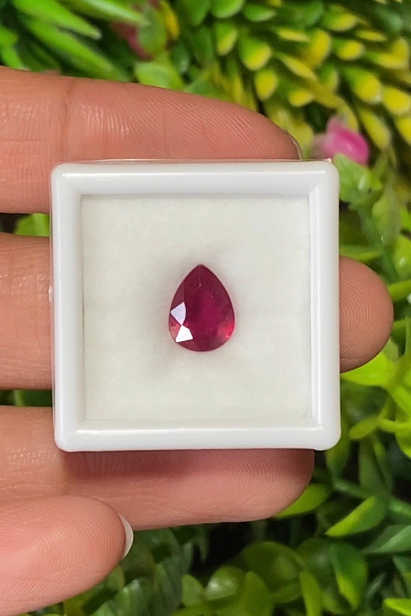 พลอย ทับทิม Ruby sapphire 2.10 กะรัต (Cts.) พลอยแท้ อัญมณีมงคลประจําวันเกิด เครื่องประดับพลอย
