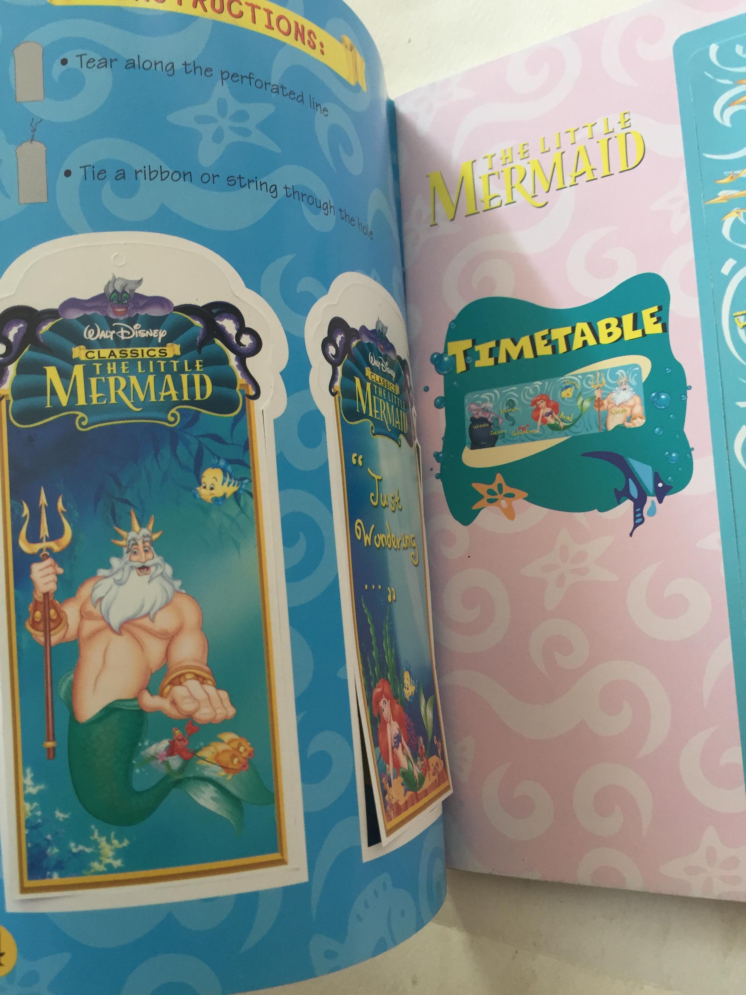 มีหลายภาพ, มีตำหนิ โปรดดูทุกภาพ, สมุดภาพเจ้าหญิงเงือกน้อยแอเรียล, the Little Mermaid ขนาด 19 cm, เป็นสมุดภาพการ์ด ที่คั่นหนังสือ ป้ายสมุดโทรศัพท์การ์ดอวยพรวันเกิดตัวแขวนโทรศัพท์มือถือเป็นกระดาษสแตนดี้และภาพระบายสี เป็นภาพเงือกน้อยแอเรียล Little Mermaid