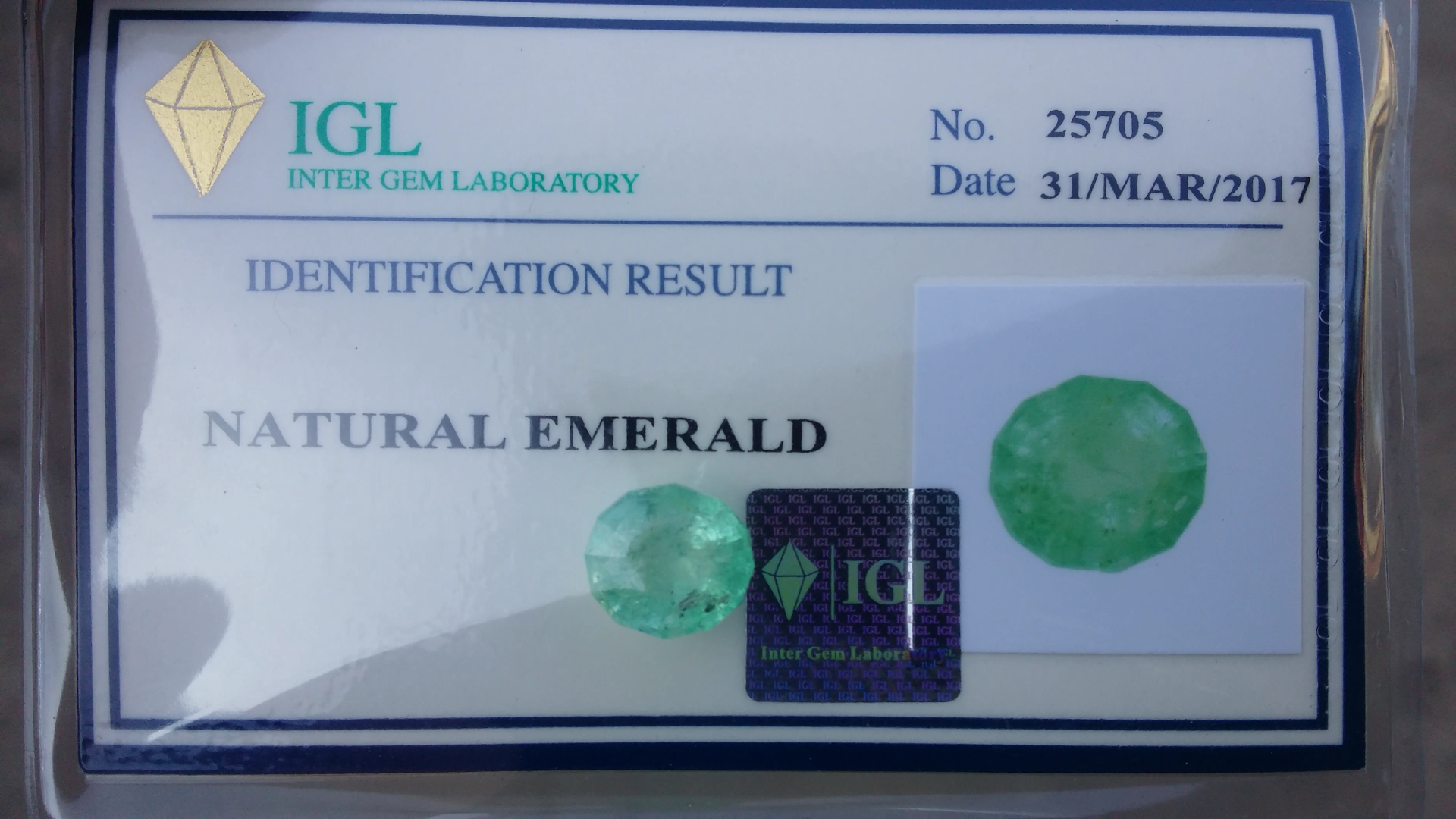 พลอย มรกต โคลัมเบีย Colombian Emerald 4.509 กะรัต (Cts.) พร้อมใบเซอร์ พลอยแท้ อัญมณีมงคลประจําวันเกิด เครื่องประดับพลอย