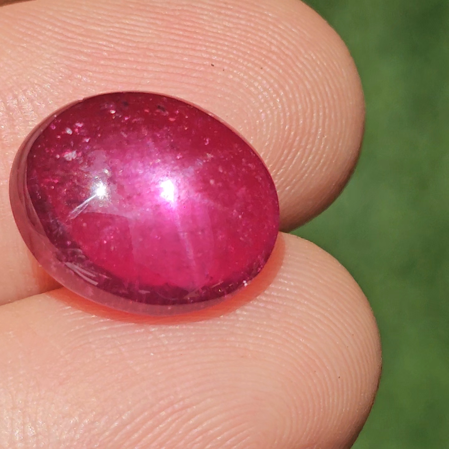 พลอย ทับทิม สตาร์ แซฟไฟร์ Ruby Star Sapphire 10.71 กะรัต (Cts.) พร้อมใบเซอร์ พลอยแท้ อัญมณีมงคลประจําวันเกิด เครื่องประดับพลอย