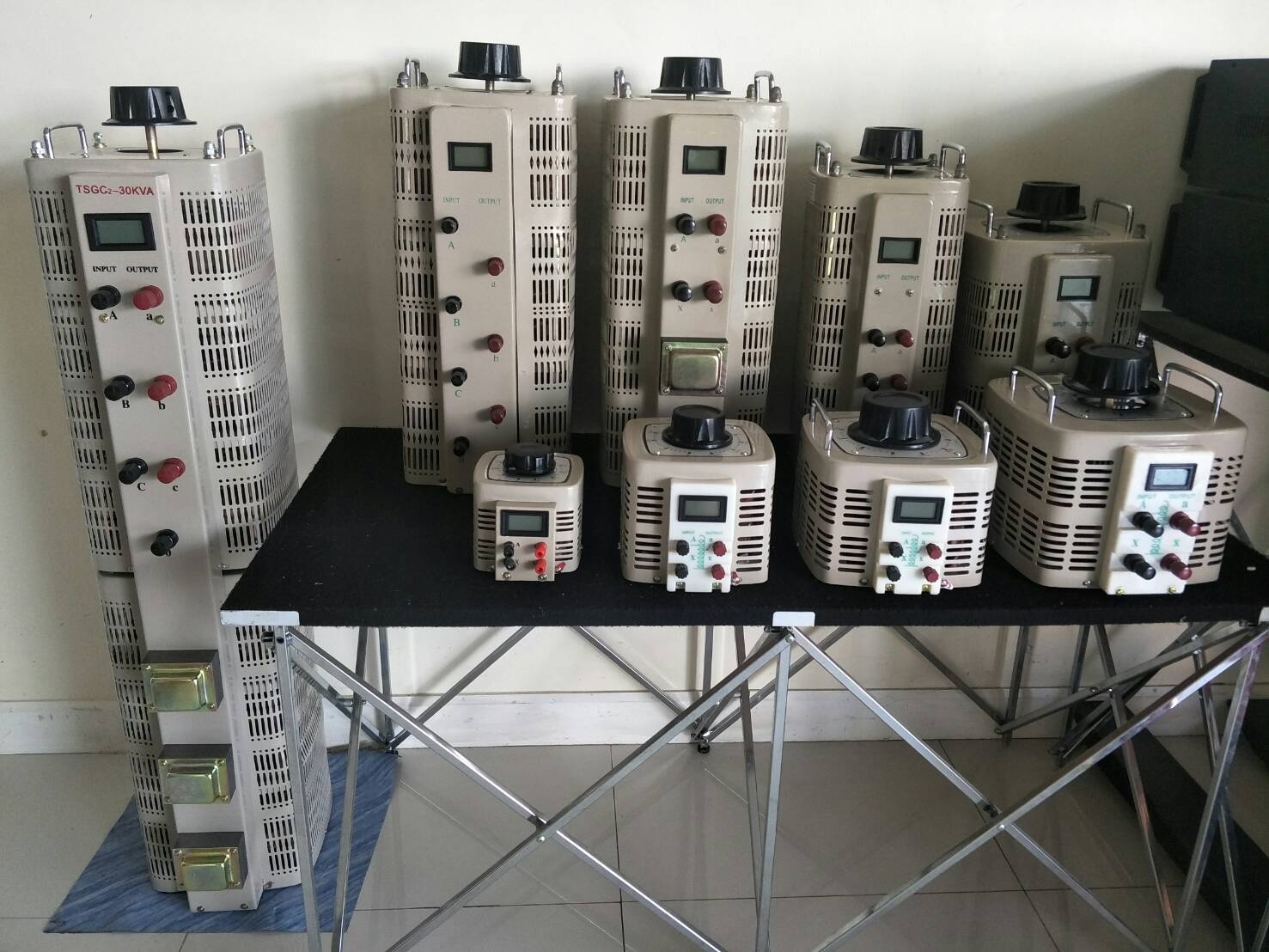 วาริแอค หม้อแปลงปรับแรงดันไฟฟ้าชนิดแกนหมุน 6Kva 3 เฟส