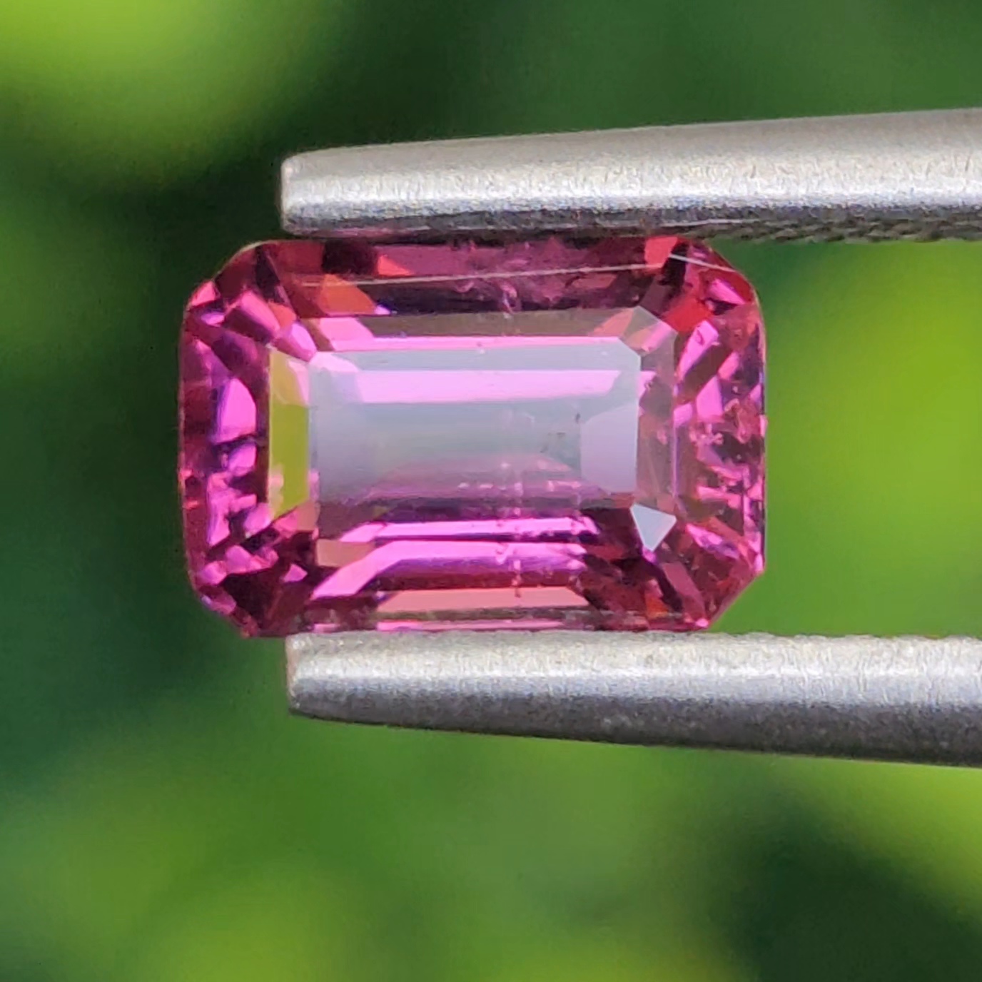 พลอย อุมบาไลต์ การ์เน็ต Umbalite Garnet 1.28 กะรัต (Cts.) ดิบ Unheated ลอยแท้ อัญมณีมงคลประจําวันเกิด เครื่องประดับพลอย