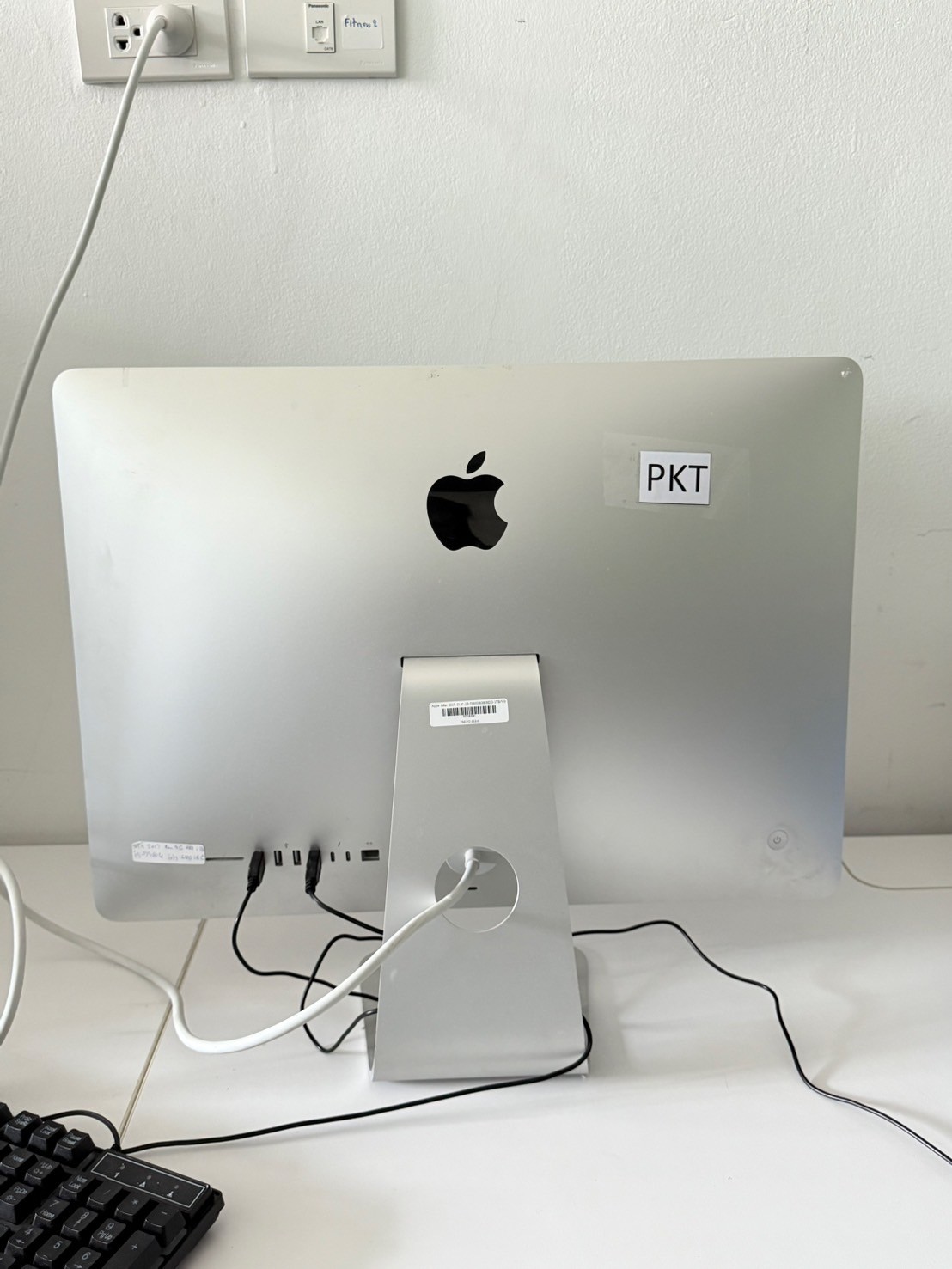 Apple iMac 2017 21.5" (i5-7360U/8GB/HDD 1TB/VGA lris Plus 640 1.5GB