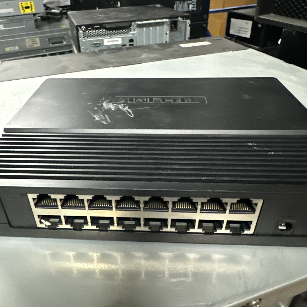 Switch TP-Link TL-SF1016D 10/100Mbps 16-Port Desktop Switch