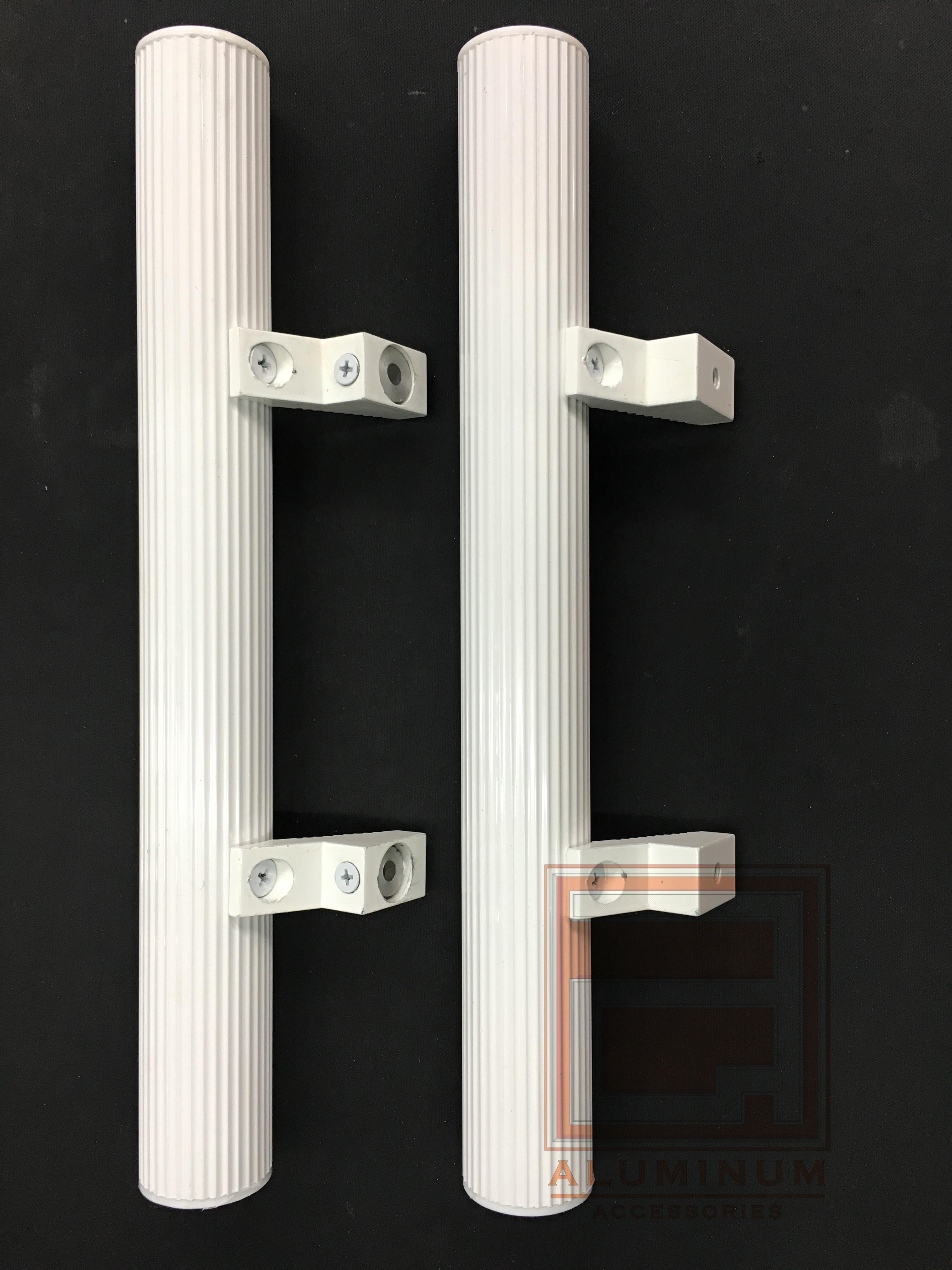 ชุดมือจับกระบอง (สีขาวนม) ระยะรู 13.5 ซม.