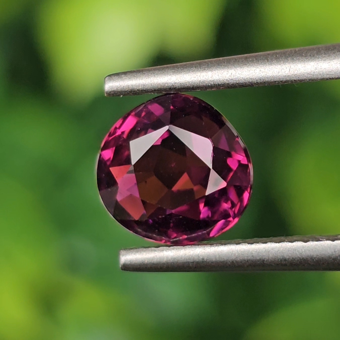 พลอย รูเบลไลต์ ทัวร์มาลีน Rubelite Tourmaline 1.27 กะรัต (Cts.) พลอยแท้ อัญมณีมงคลประจําวันเกิด เครื่องประดับพลอย