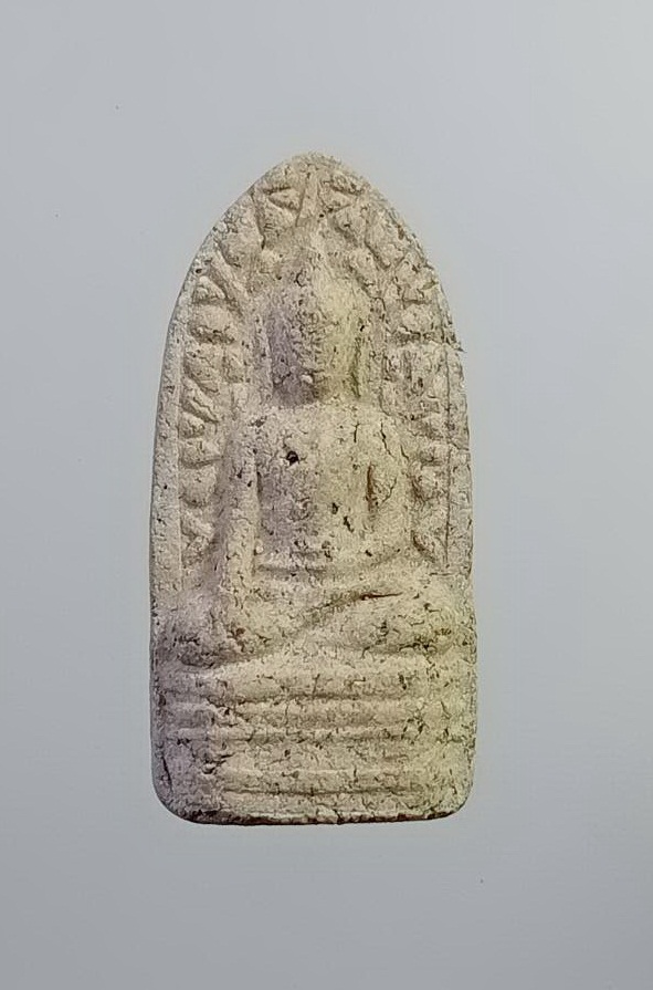 ผ2363 พระรอด เนื้อผง ไม่ทราบที่ครับ