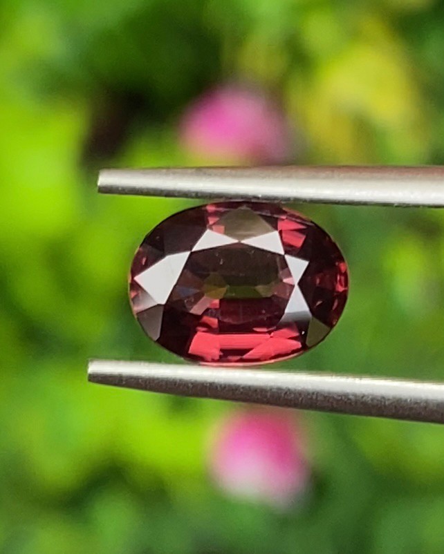พลอย เพทาย Natural Zircon 1.78 กะรัต (Cts.) พลอยแท้ อัญมณีมงคลประจําวันเกิด เครื่องประดับพลอย
