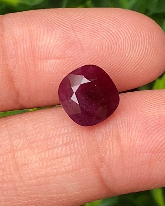 พลอย ทับทิม พม่า (Burmese Ruby Sapphire) 4.07 กะรัต พร้อมใบเซอร์ พลอยแท้ อัญมณีมงคลประจําวันเกิด เครื่องประดับพลอย