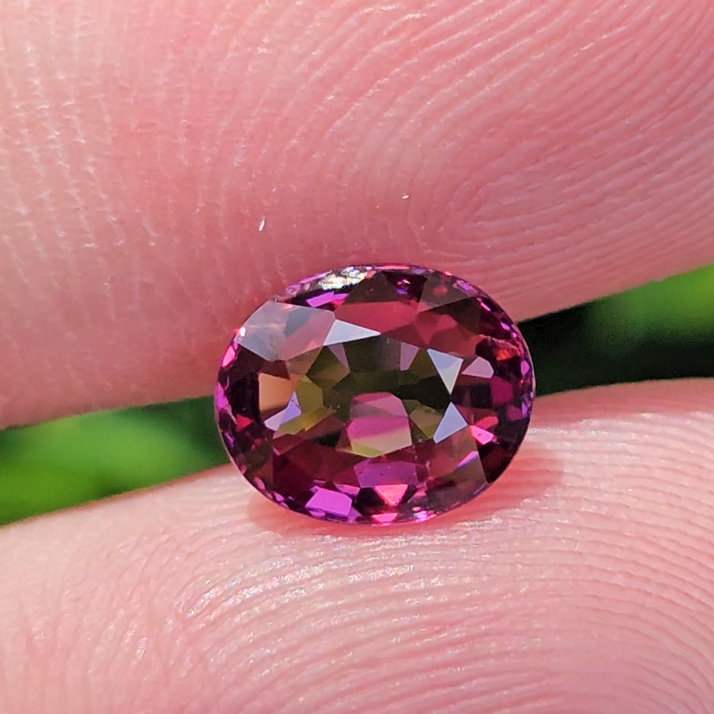 พลอย อุมบาไลต์ การ์เน็ต Umbalite Garnet 1.56 กะรัต (Cts.) ดิบ Unheated ลอยแท้ อัญมณีมงคลประจําวันเกิด เครื่องประดับพลอย