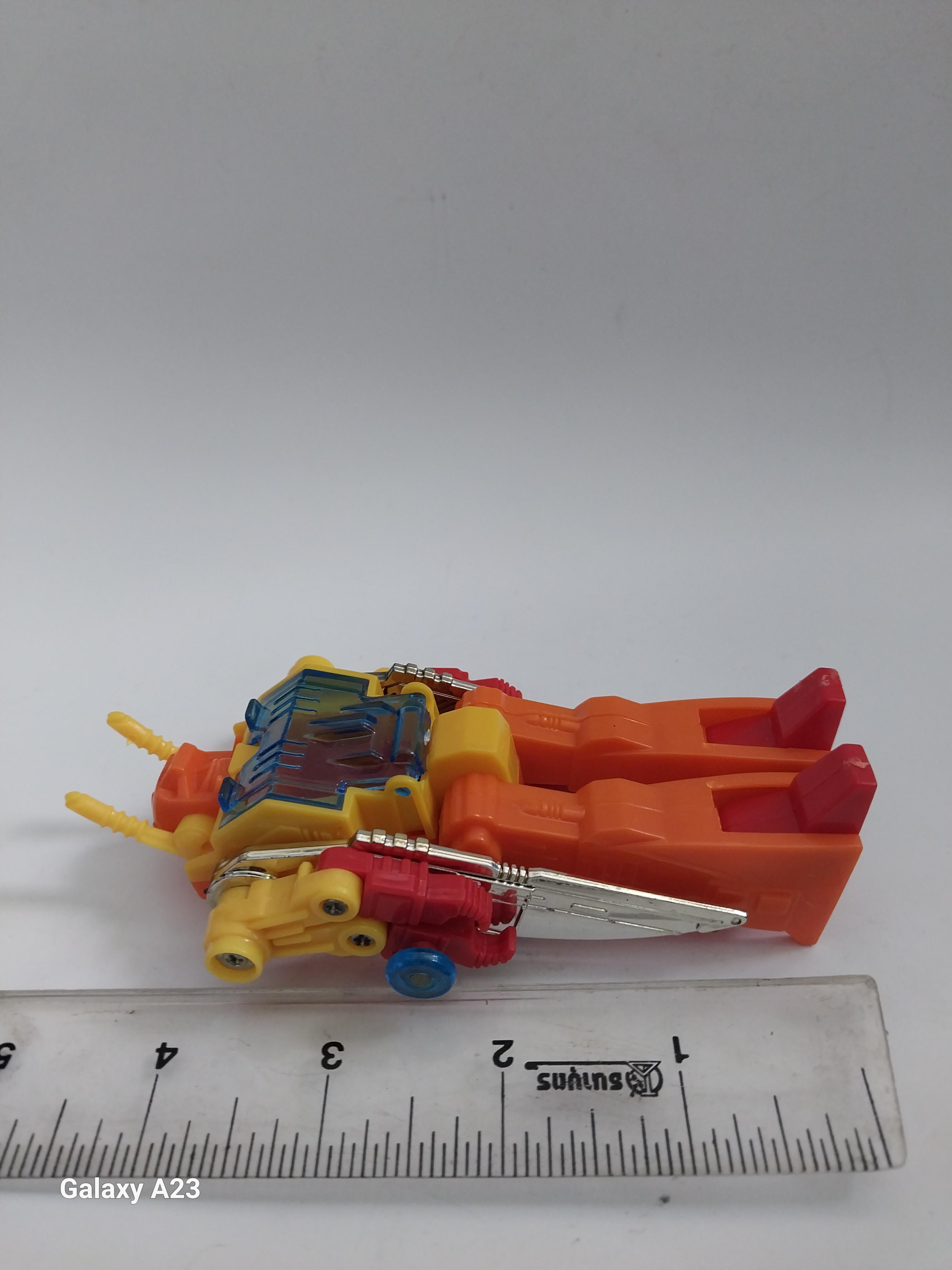 มีหลายภาพ,หุ่นแมลงรุ่นปี70 มีจุดขยับ ขนาดตามภาพ ขิ้นส่วนหลวมบ้าง