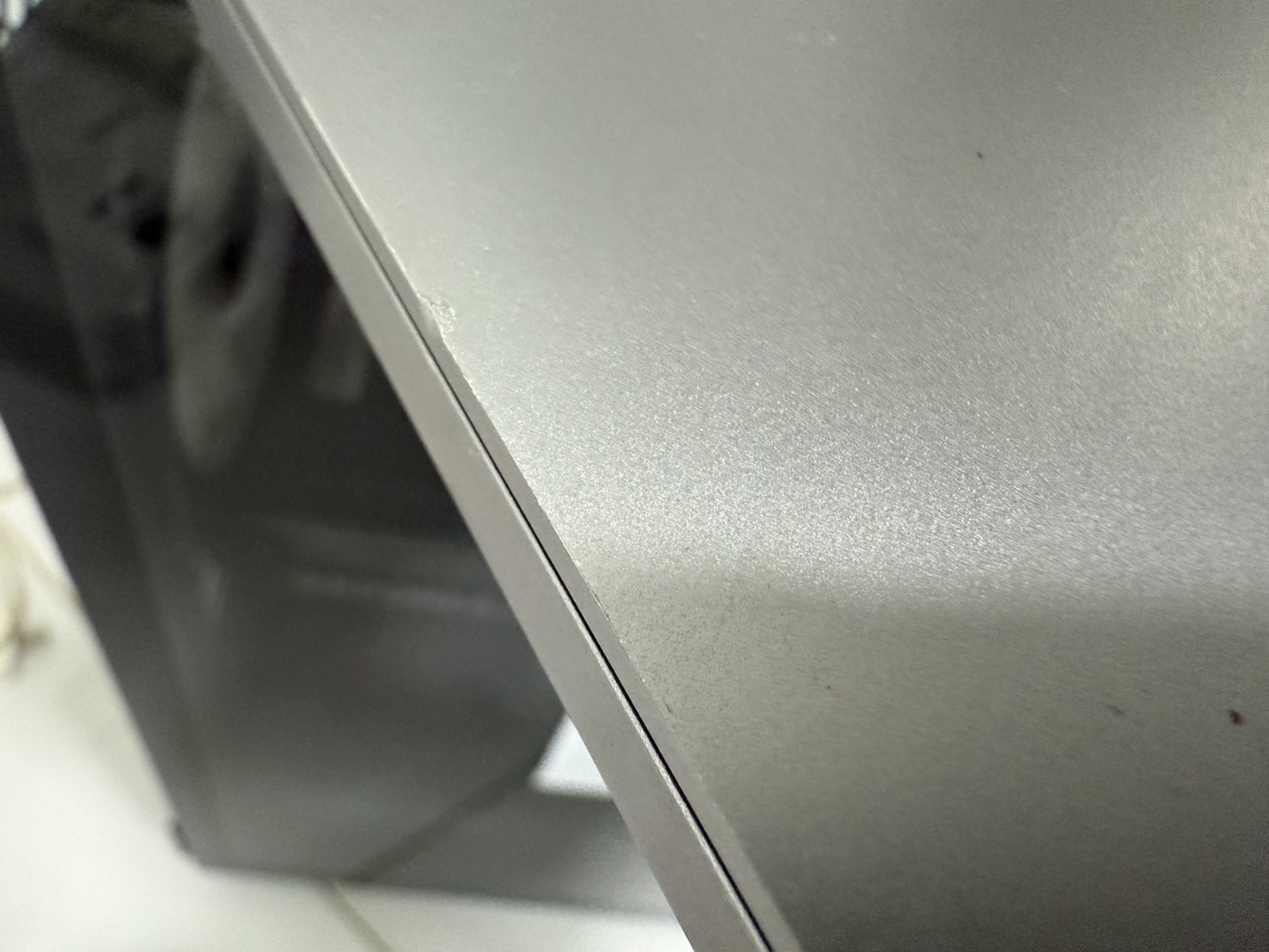 Macbook Pro 13" 2017(i5-7360U/8GB/128GB) + Adapter จอ Bright หนัก,ปุ่ม Command กดยาก รอยรอบเครื่อง,แบตเริ่มเสื่อม