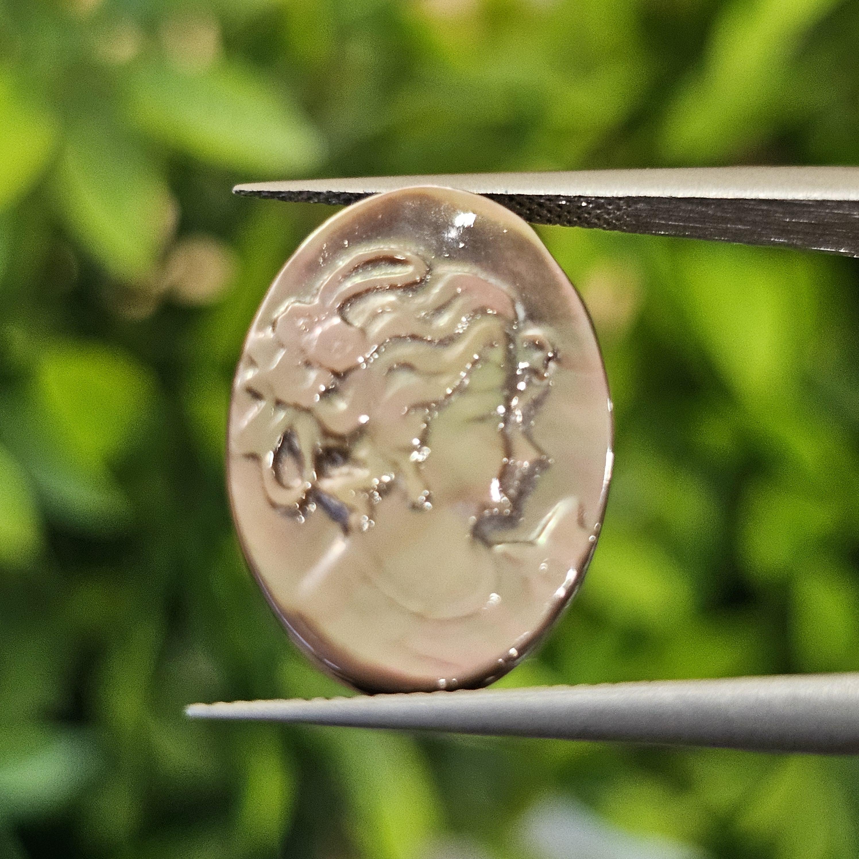 เปลือกหอยมุก แกะสลัก Pearl Shell Carved 3.34 กะรัต (Cts.)