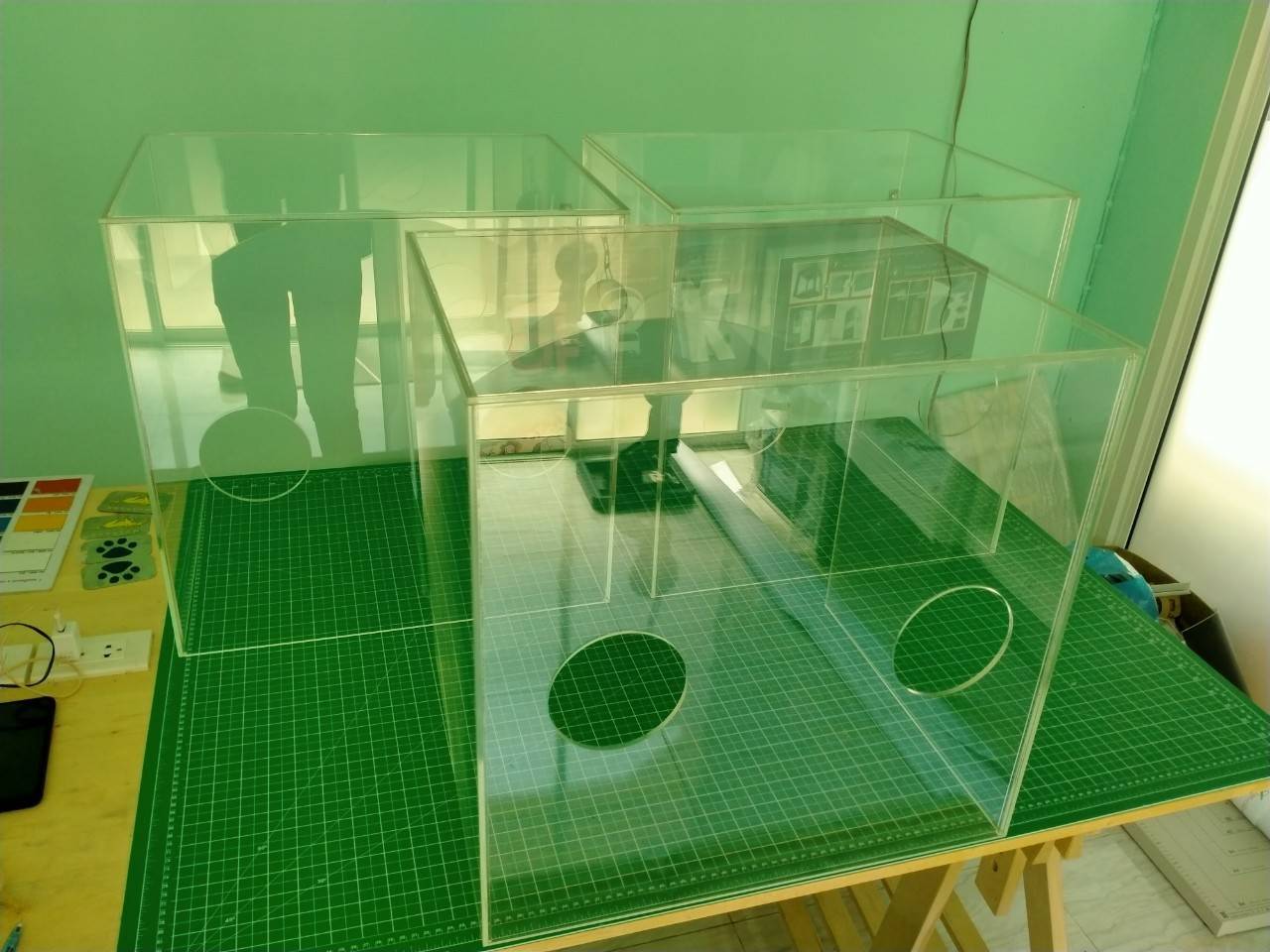 รับทำกล่องอะคริลิคใส กันการกระจายเชื้อ #ราคาทุน