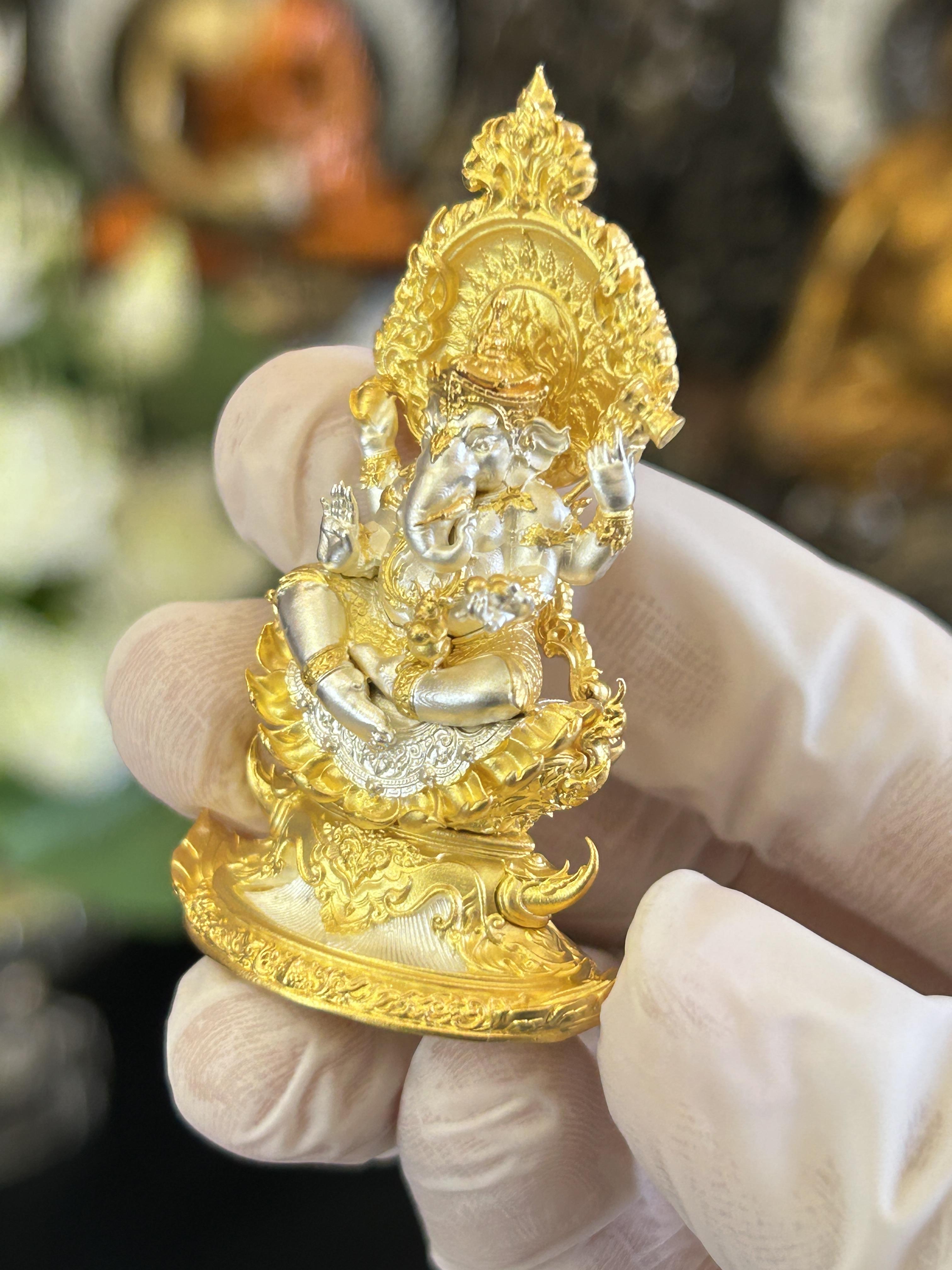 พระพิฆเนศรุ่นสุขสำเร็จนิรันดร์ เนื้อบรอนซ์ชุบสองกษัตริย์