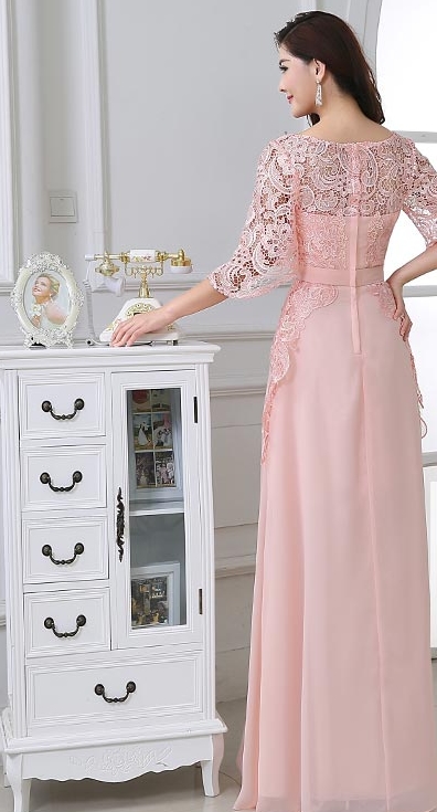 Pre-order ชุดราตรียาว แขนยาว ลูกไม้ สีชมพู กระโปรงชีฟอง แต่งเพชรที่อกและเอว ซิปหลัง