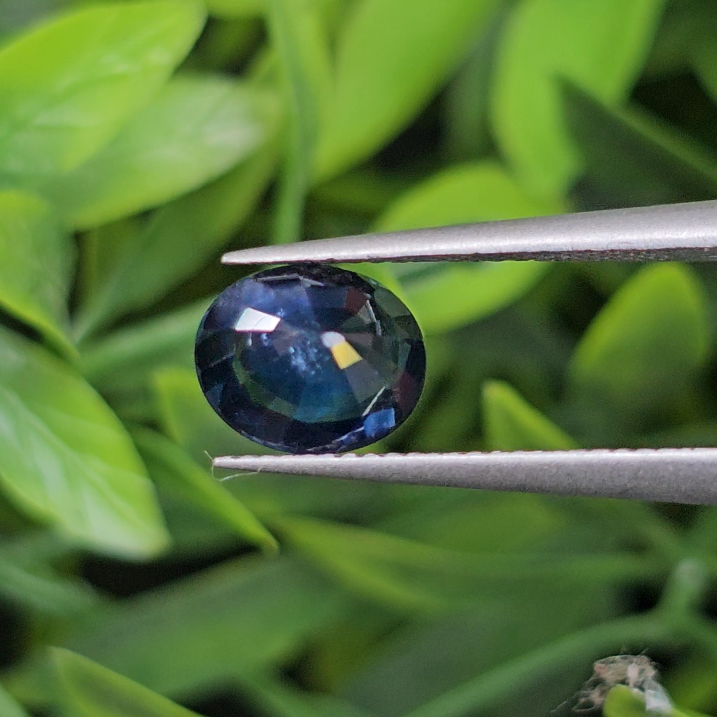 พลอย ไพลิน Blue Sapphire 1.30 กะรัต (Cts.) ดิบ (Unheated ) พลอยแท้ อัญมณีมงคลประจําวันเกิด เครื่องประดับพลอย