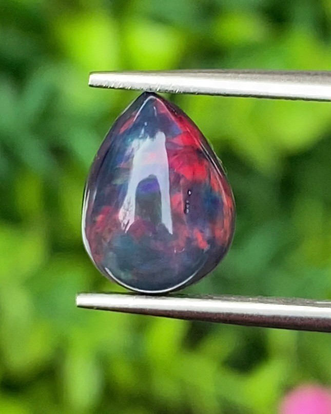 พลอย แบล็ก โอปอล Black Opal 2.17 กะรัต (Cts.) พลอยแท้ อัญมณีมงคลประจําวันเกิด เครื่องประดับพลอย