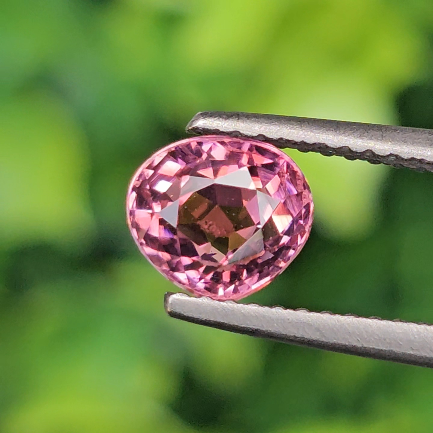 พลอย ชมพู ทัวร์มารีน (Pink Tourmaline) 1.34 กะรัต (Cts.) อัญมณีมงคลประจําวันเกิด เครื่องประดับพลอย