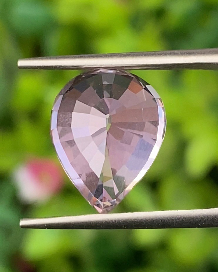 พลอย คุนไซท์ Kunzite 7.60 กะรัต (Cts.) พลอยแท้อัญมณีมงคล ประจําวันเกิด เครื่องประดับพลอย