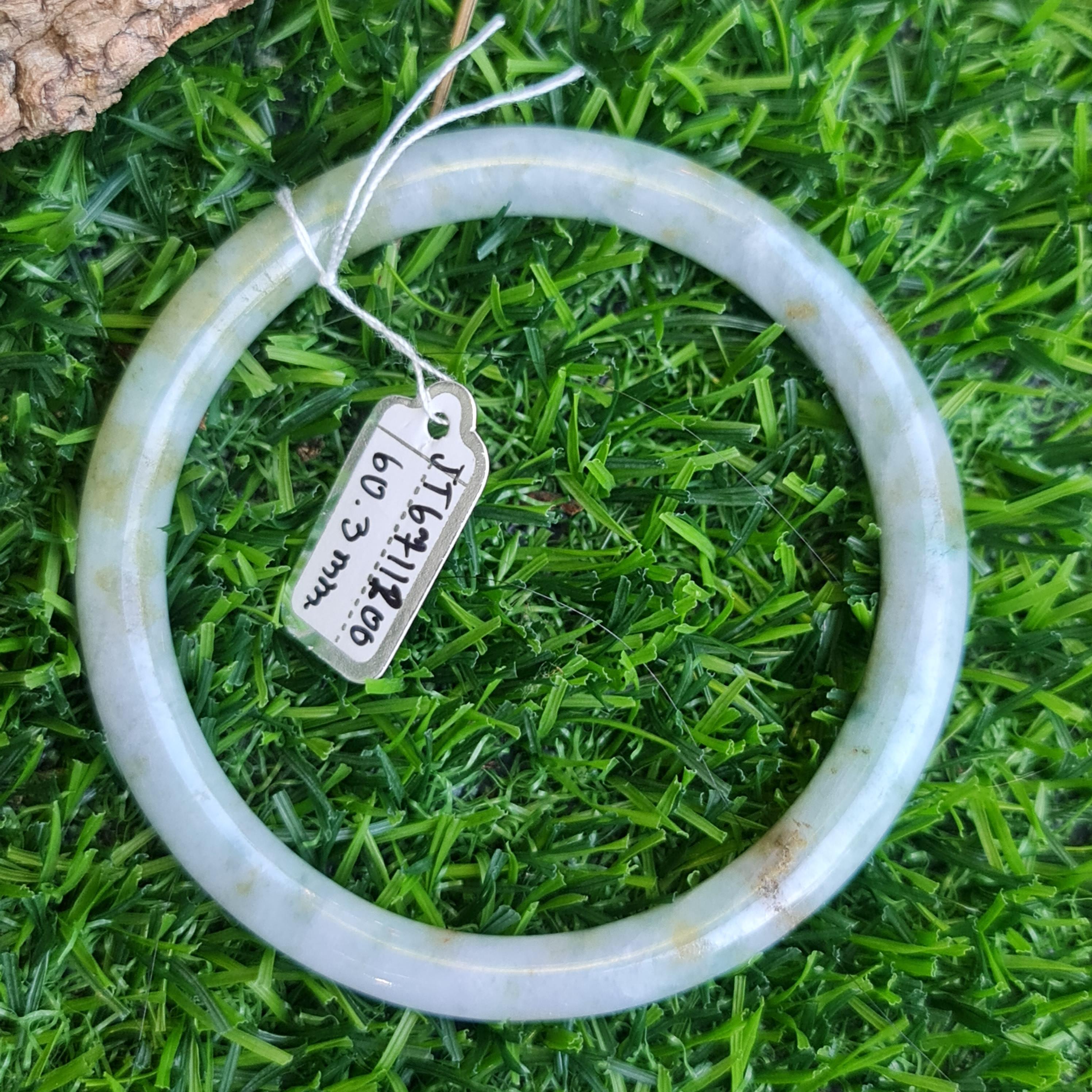 JT6711200 หยก พม่า แท้ Jade กำไลหยก 60.3 มม. (Jadeite bracelet) พม่า (Myanmar)