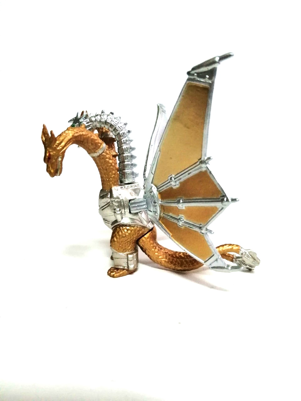 กาชาปอง เมก้าคิงส์กีโดร่า มังกรเหล็กสามหัวจากก๊อตซิลล่า 1991 จากหัวถึงปลายหางยาว 5 นิ้ว งาน เก่่า