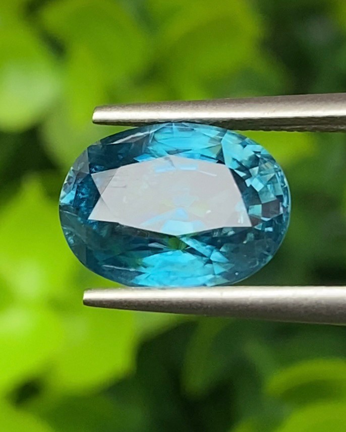 พลอย เพทาย (Zircon) 5.83 กะรัต (Cts.) พลอยแท้ อัญมณีมงคลประจําวันเกิด เครื่องประดับพลอย